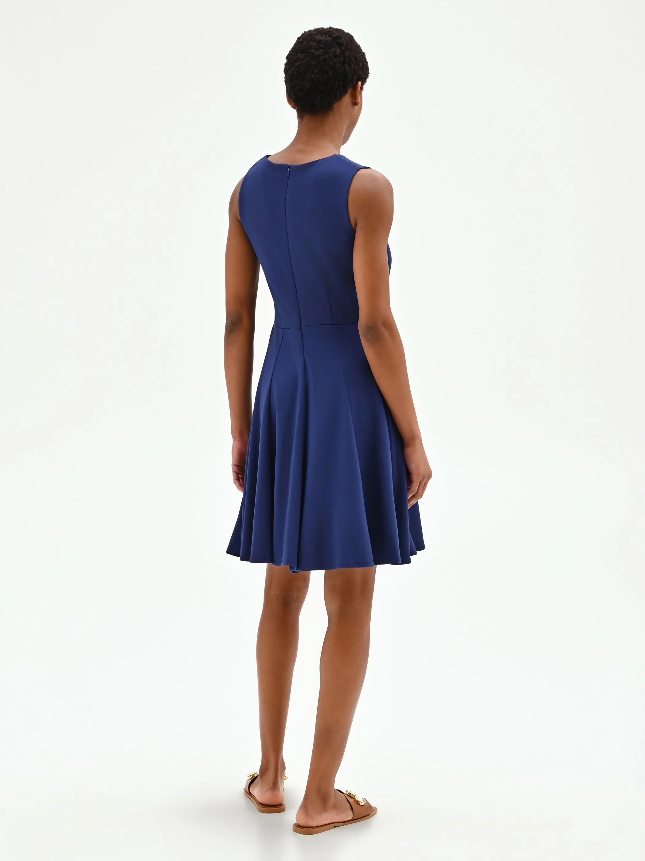 Abito blu fit and flare con scollo a goccia - Image 2