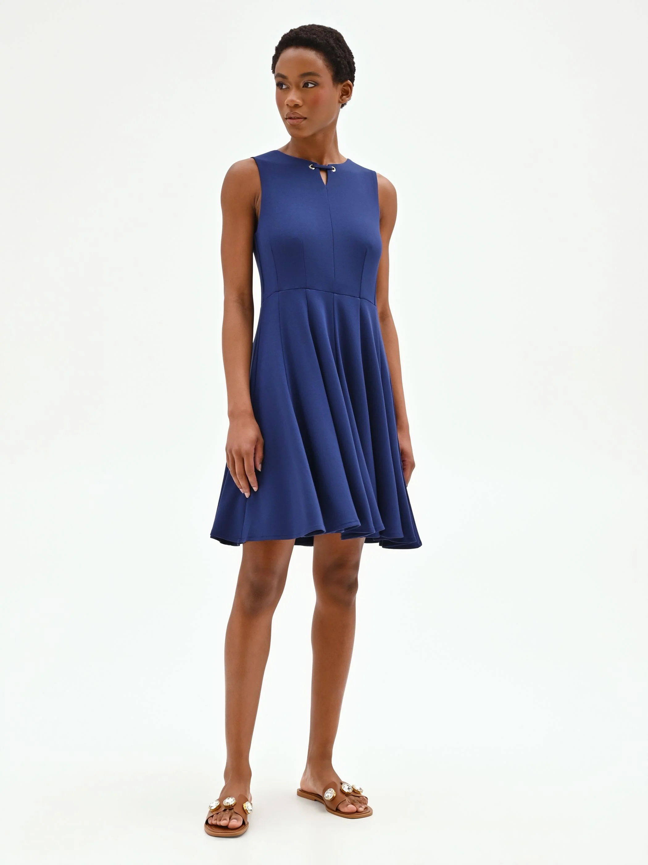 Abito blu fit and flare con scollo a goccia - Image 4