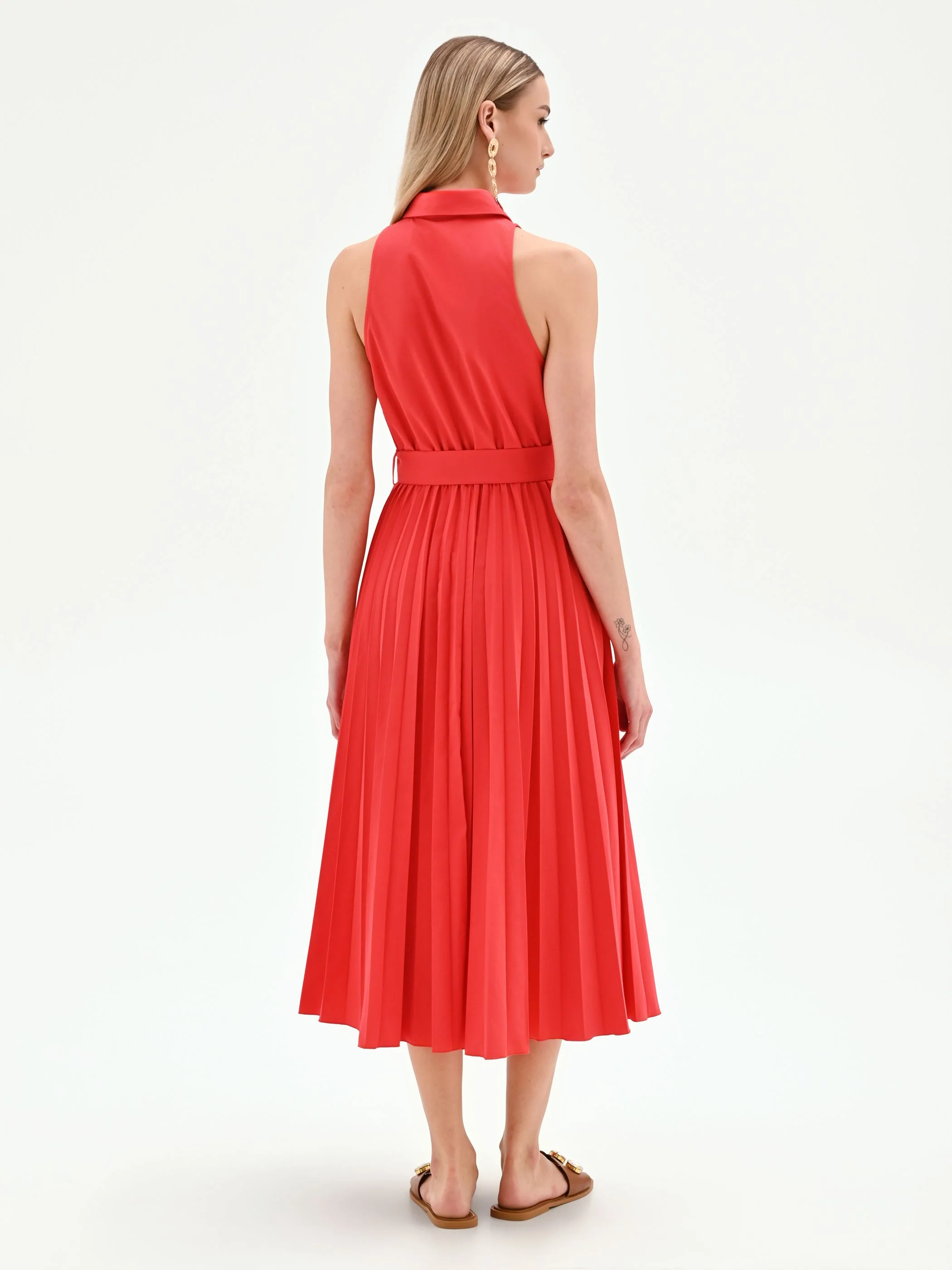 Abito chemisier rosso con gonna plissettata - Image 2