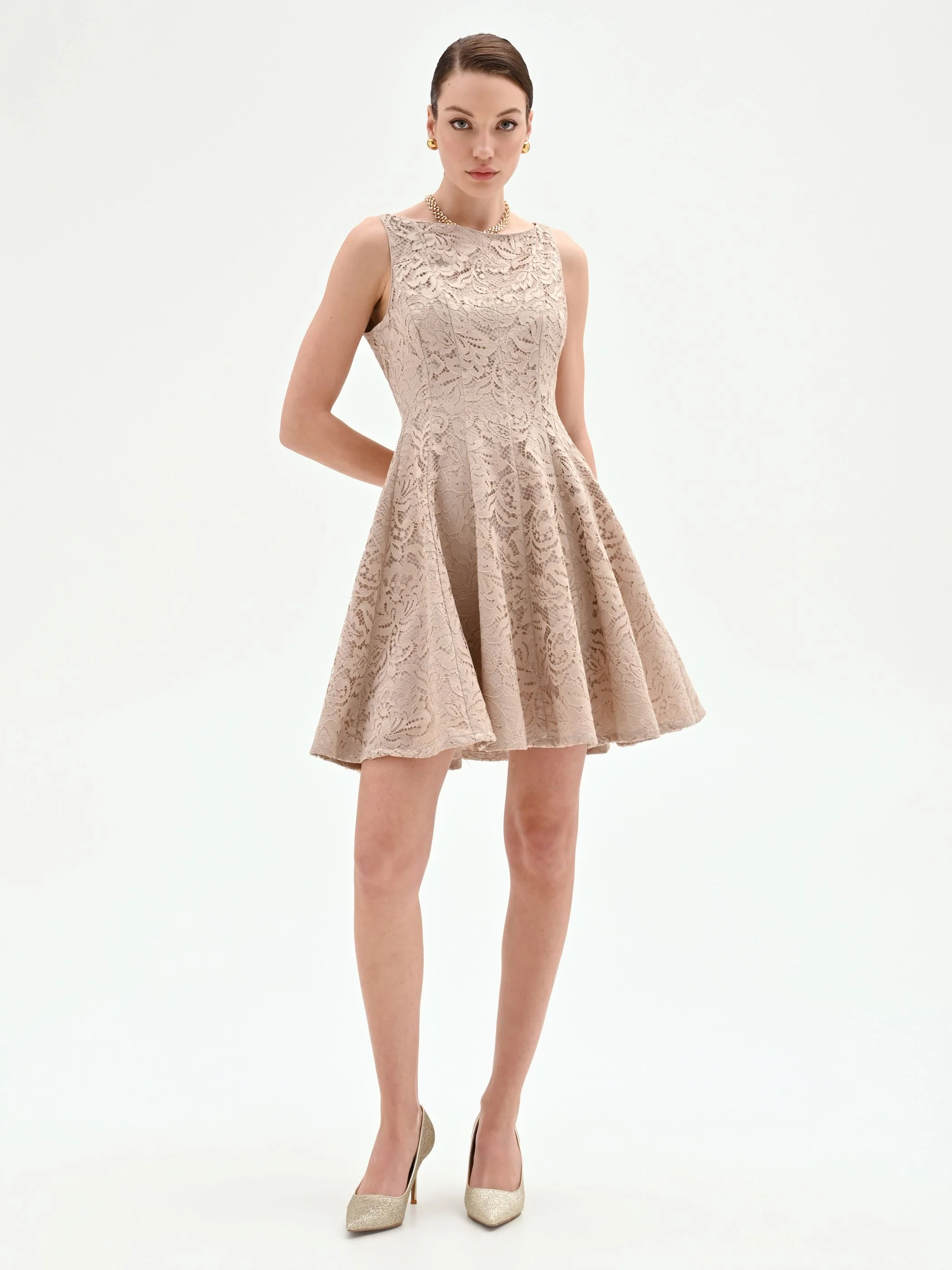 Abito corto in pizzo tortora beige - Image 4
