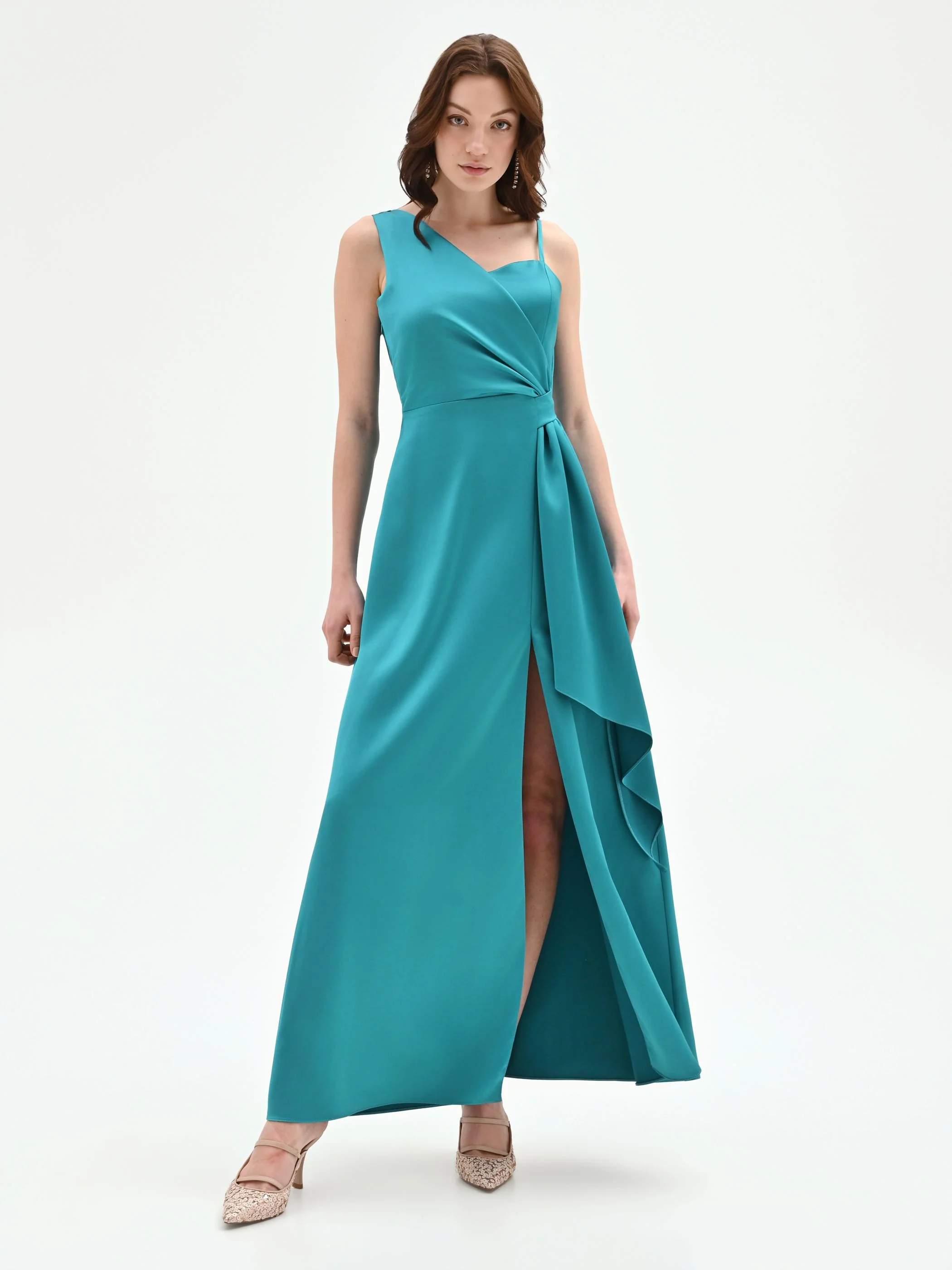 Abito lungo atelier verde smeraldo con drappeggio laterale - Image 4