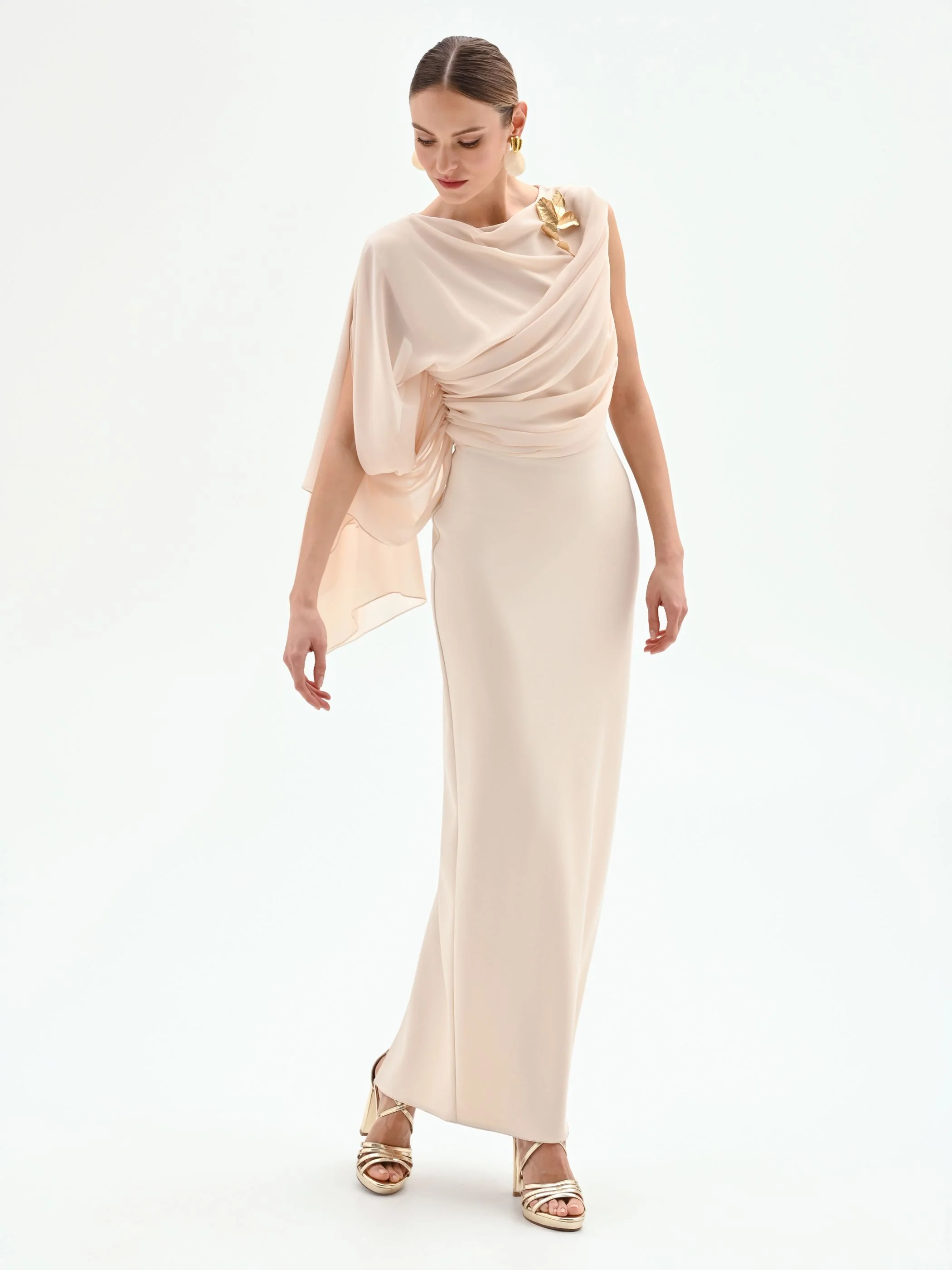 Abito lungo beige chiaro monospalla - Image 3