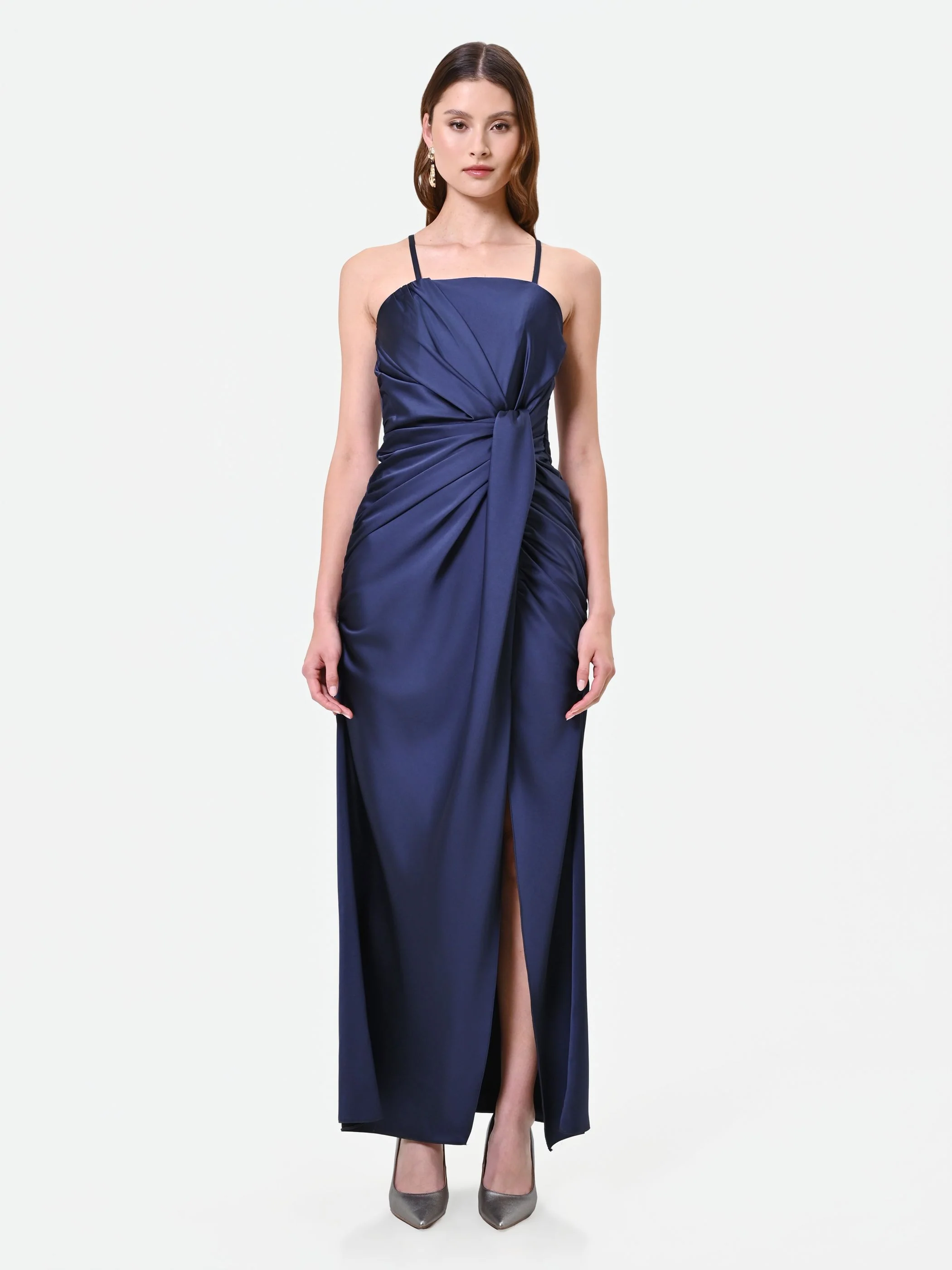 Abito lungo blu navy con nodo e drappeggio