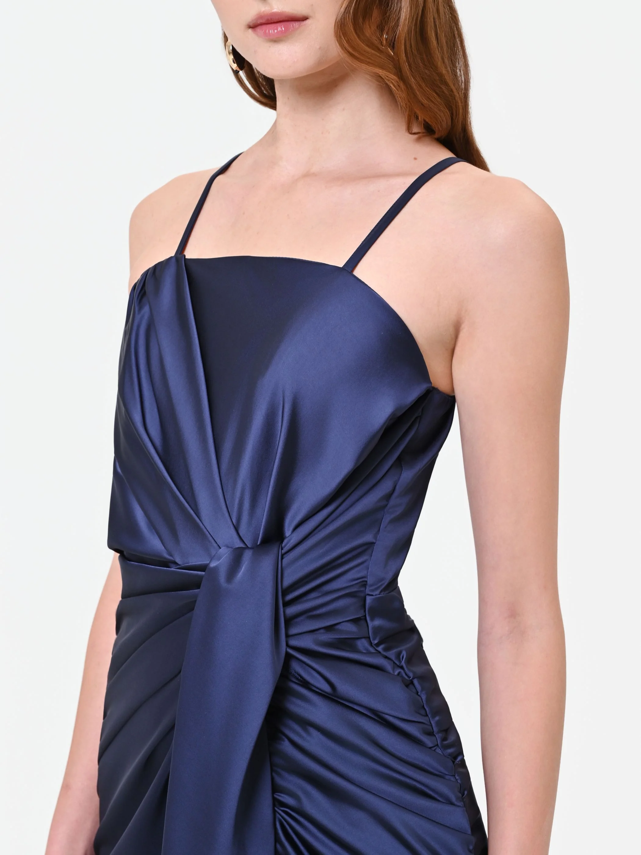 Abito lungo blu navy con nodo e drappeggio - Image 3