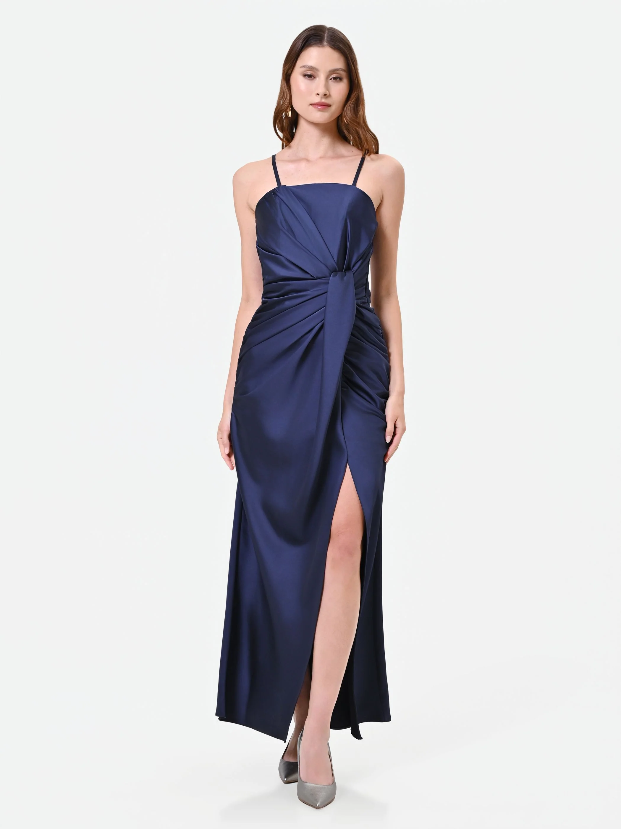 Abito lungo blu navy con nodo e drappeggio - Image 4