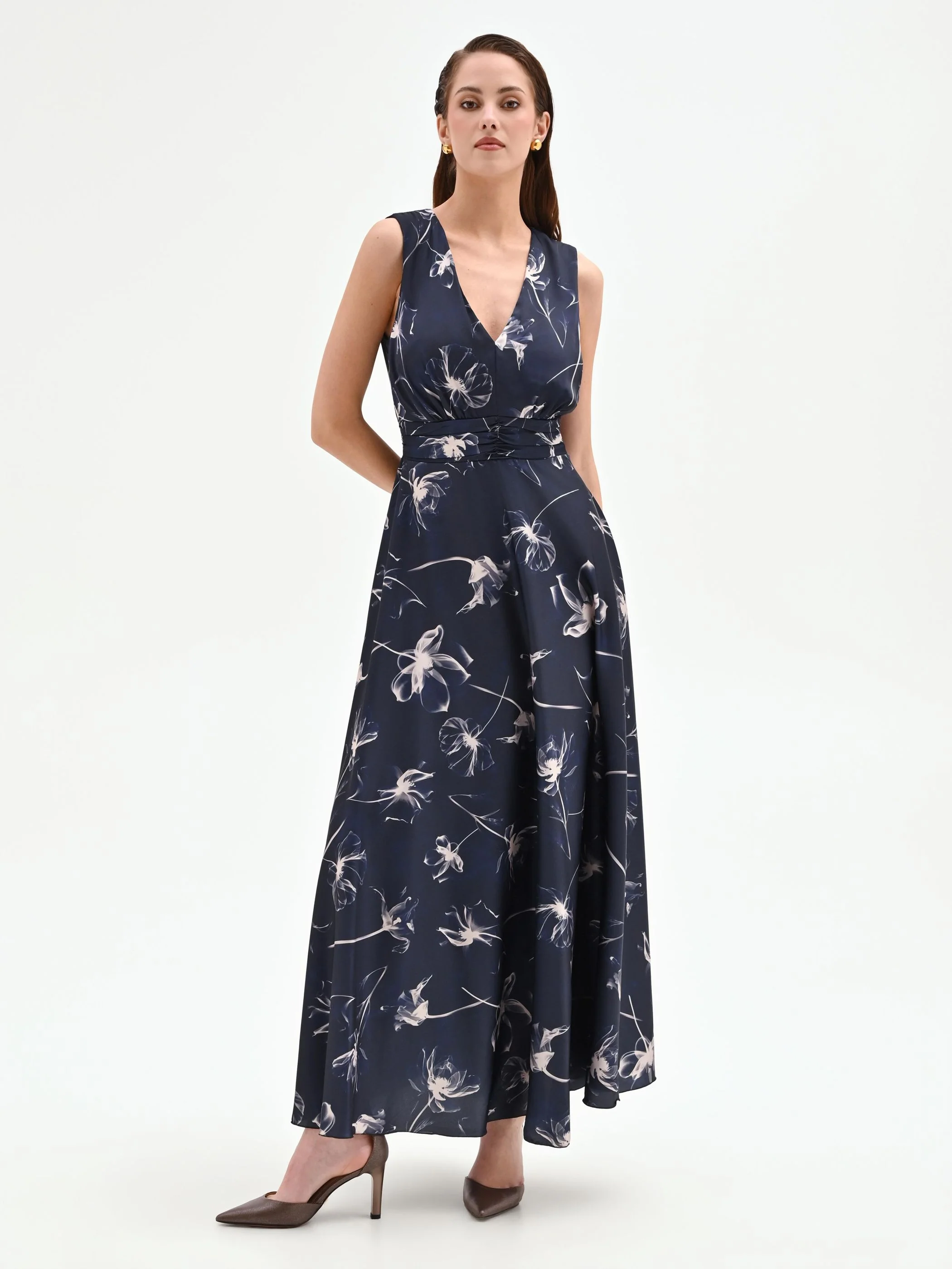 Abito lungo blu navy con stampa floreale - Image 4