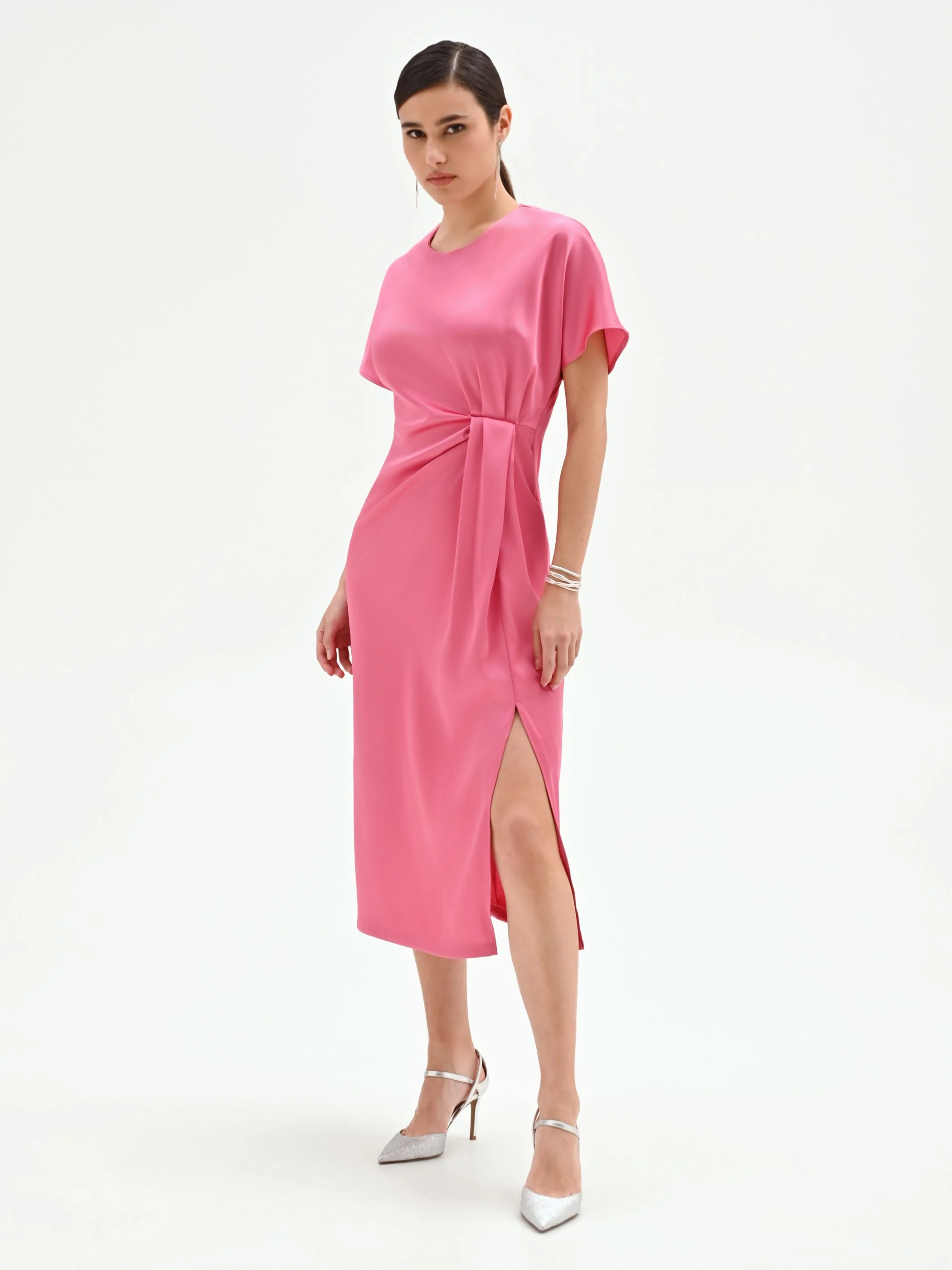 Abito midi rosa con nodo laterale - Image 4