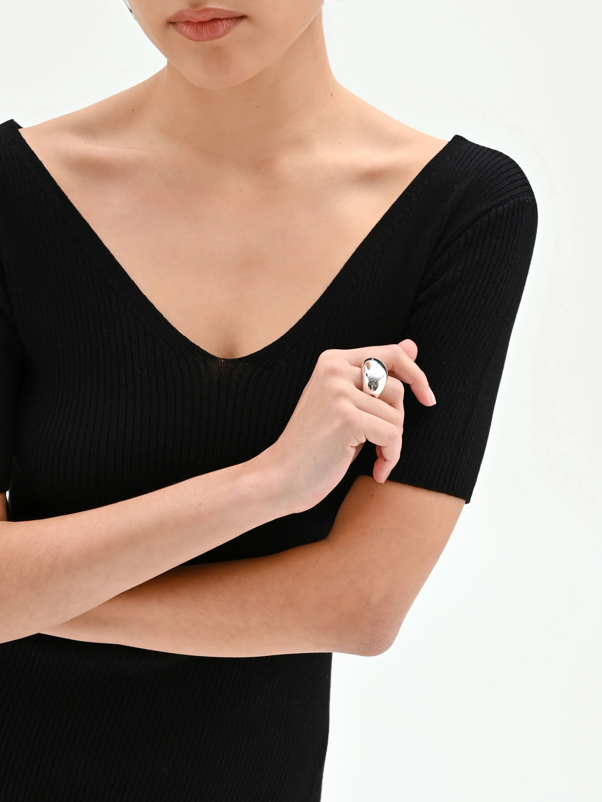Abito nero in maglia a costine - Image 4