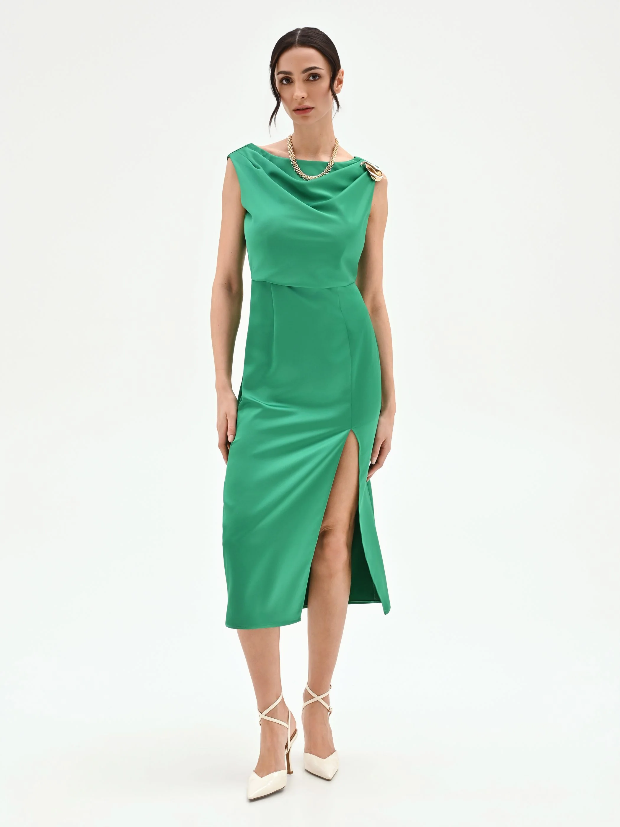 Abito tubino verde prato con scollo drappeggiato - Image 4