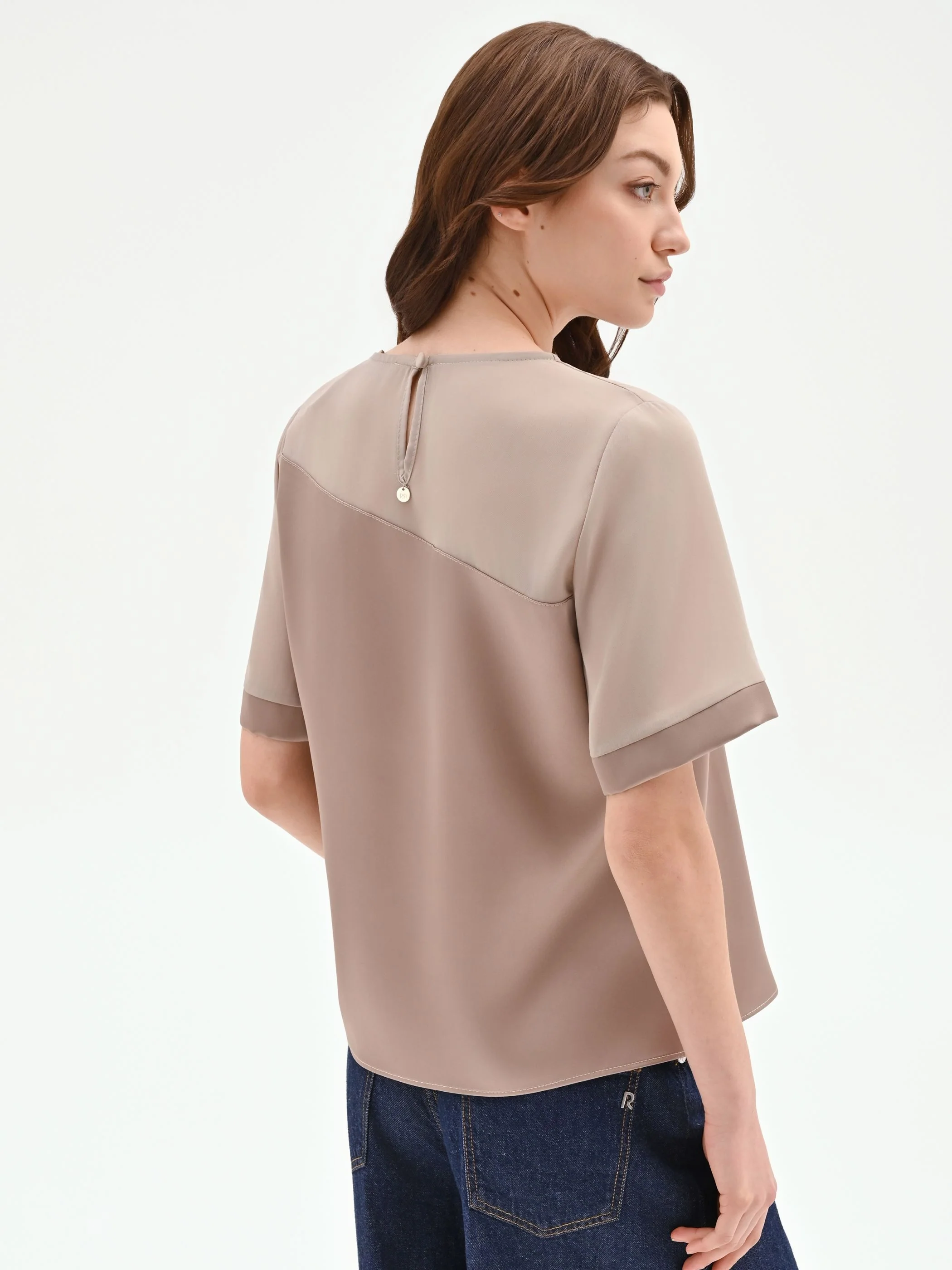 Blusa bimateriale tortora beige - Image 3