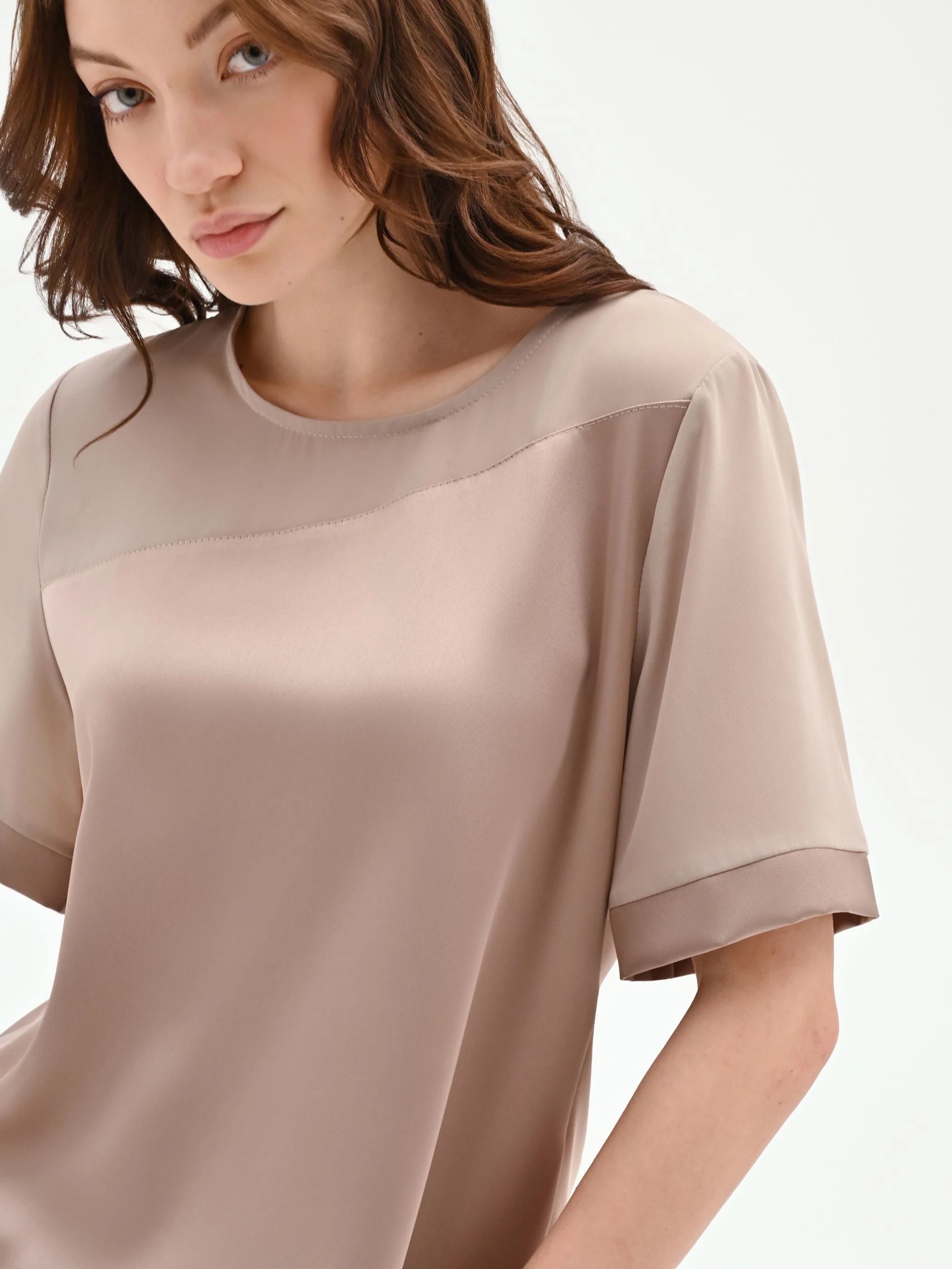 Blusa bimateriale tortora beige - Image 4
