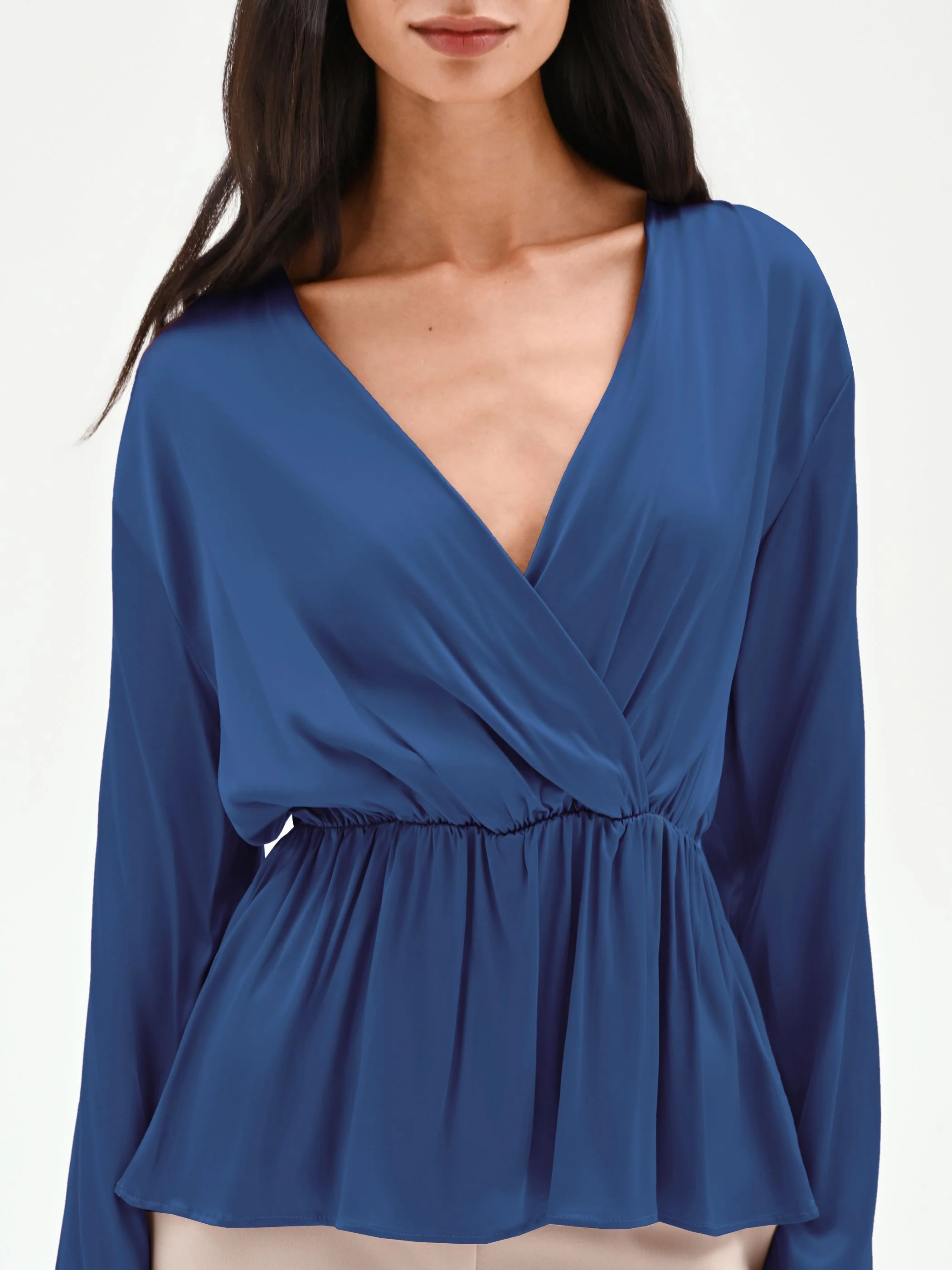 Blusa blu brillante con drappeggio - Image 4