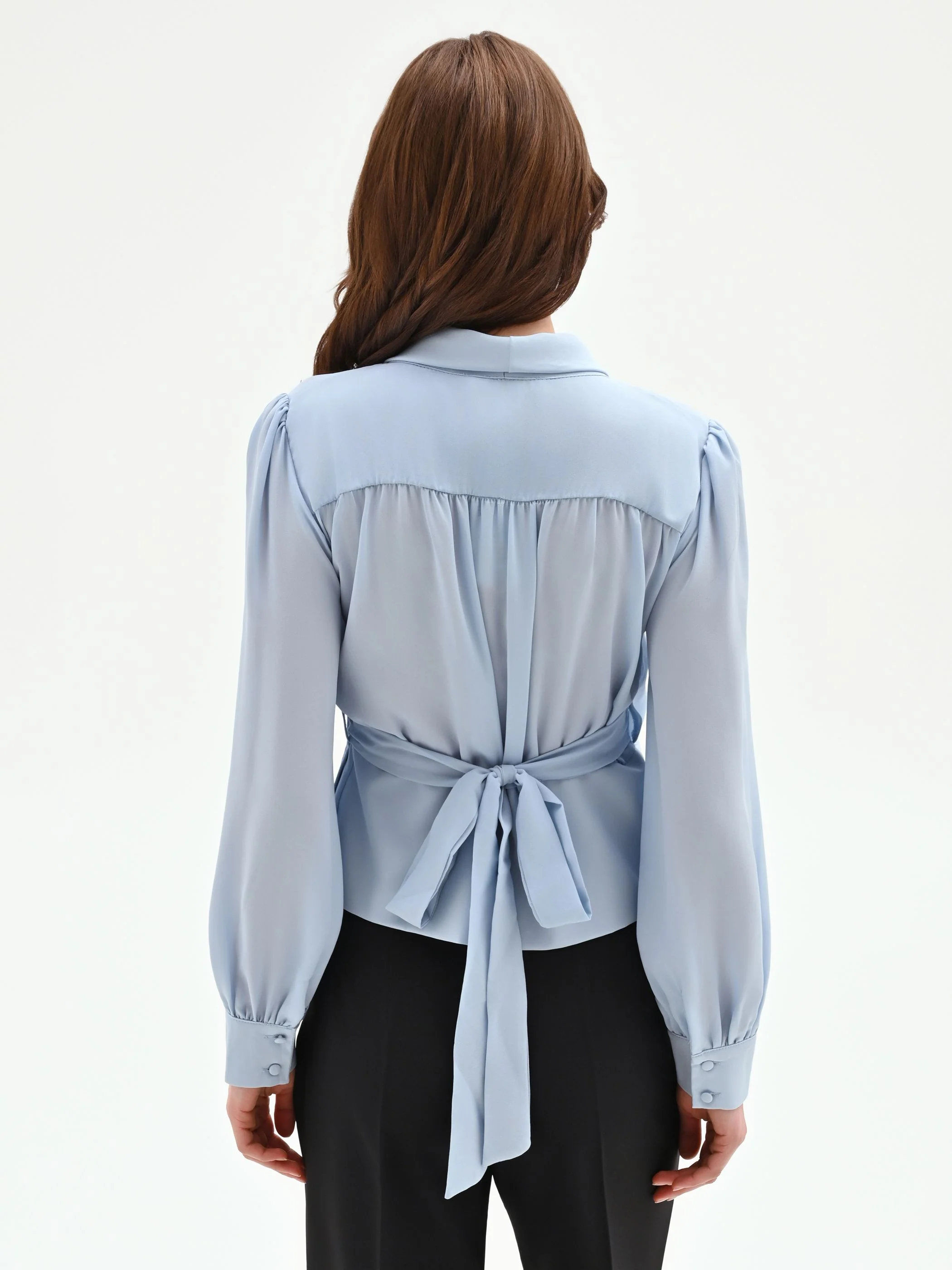 Blusa cielo azzurro con incrocio a portafoglio - Image 3