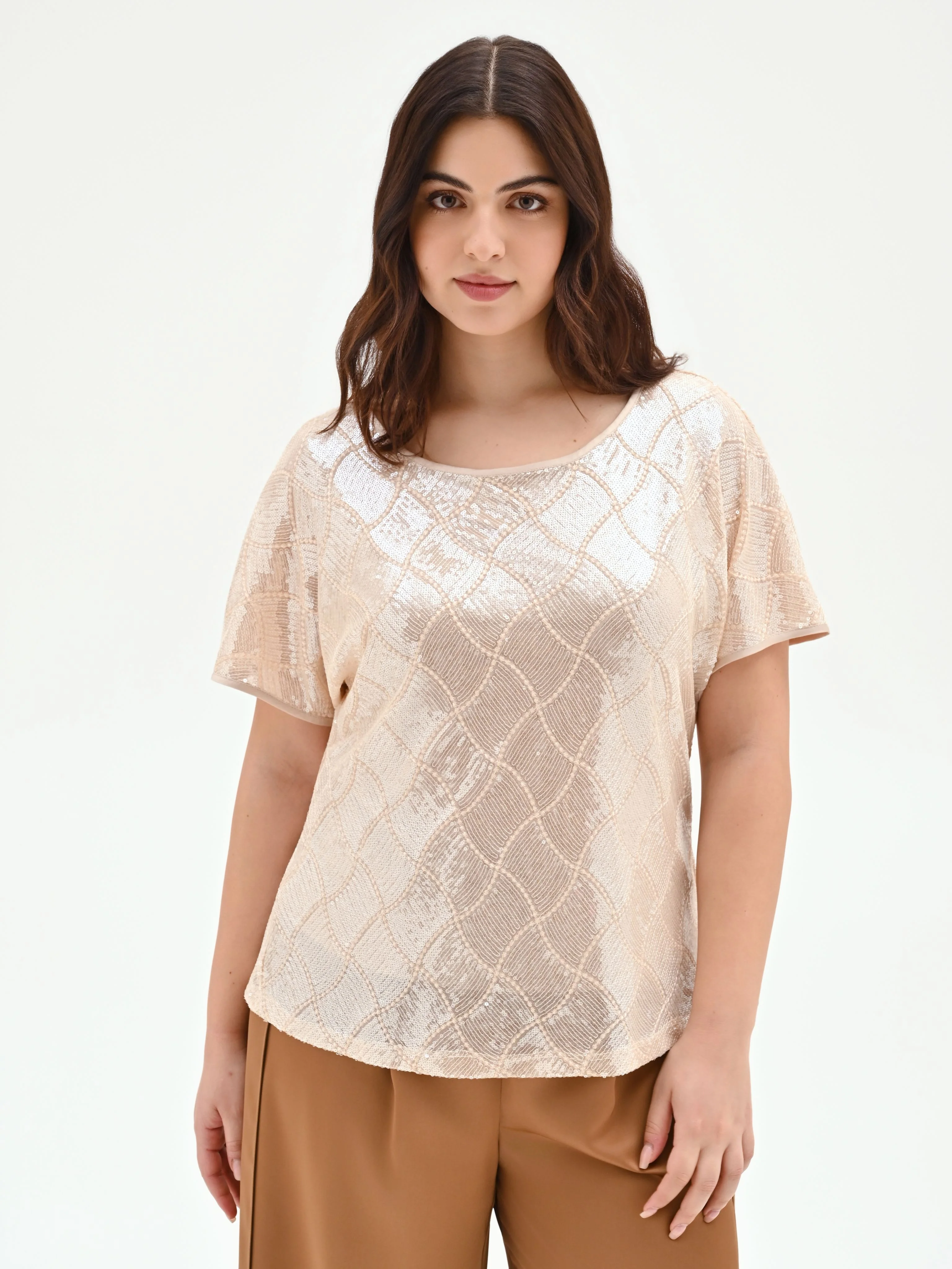Blusa curvy beige chiaro con paillettes all over - Image 5