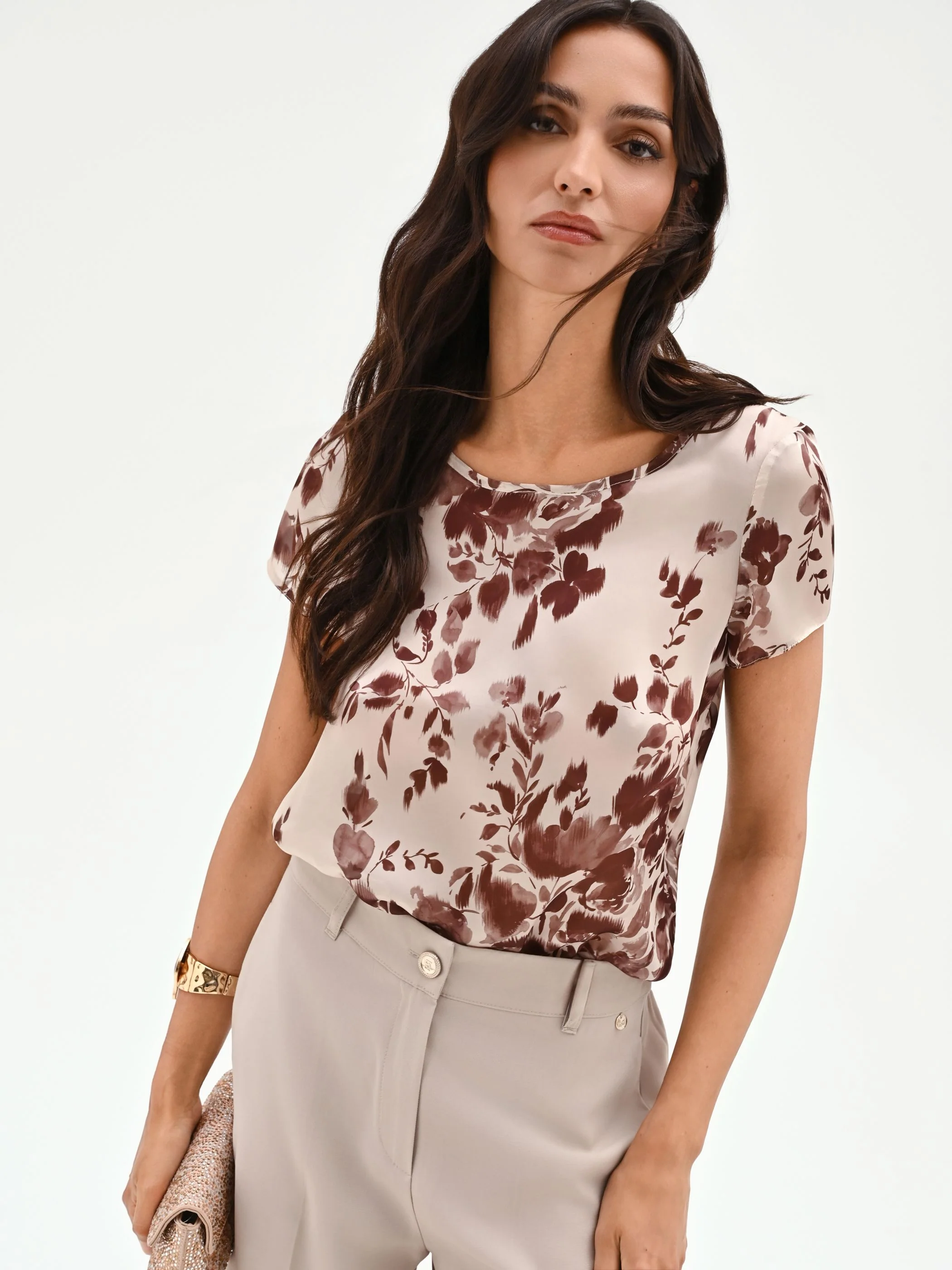 Blusa in raso cioccolato con stampa floreale - Image 6