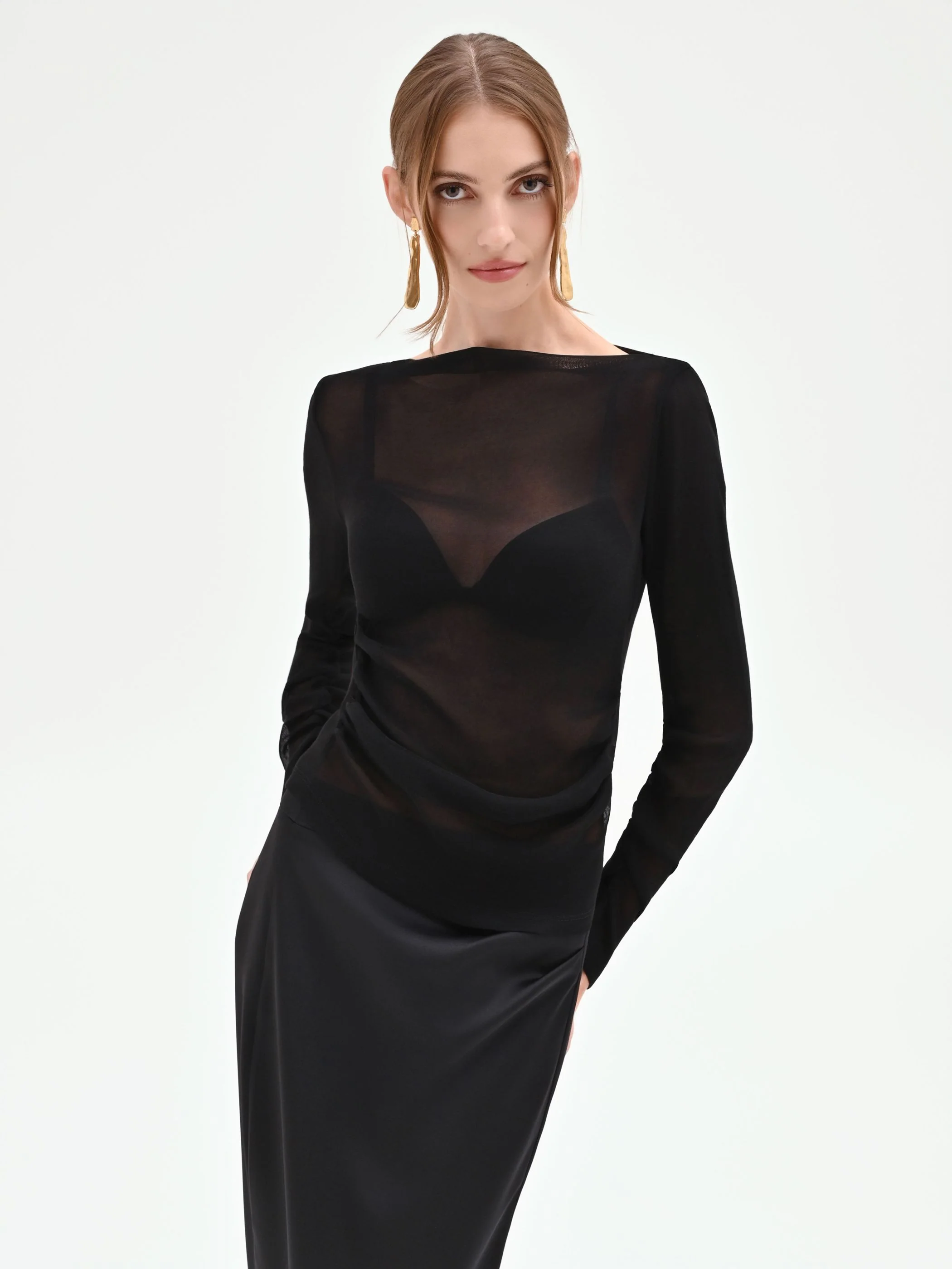 Blusa nera con drappeggio laterale - Image 4