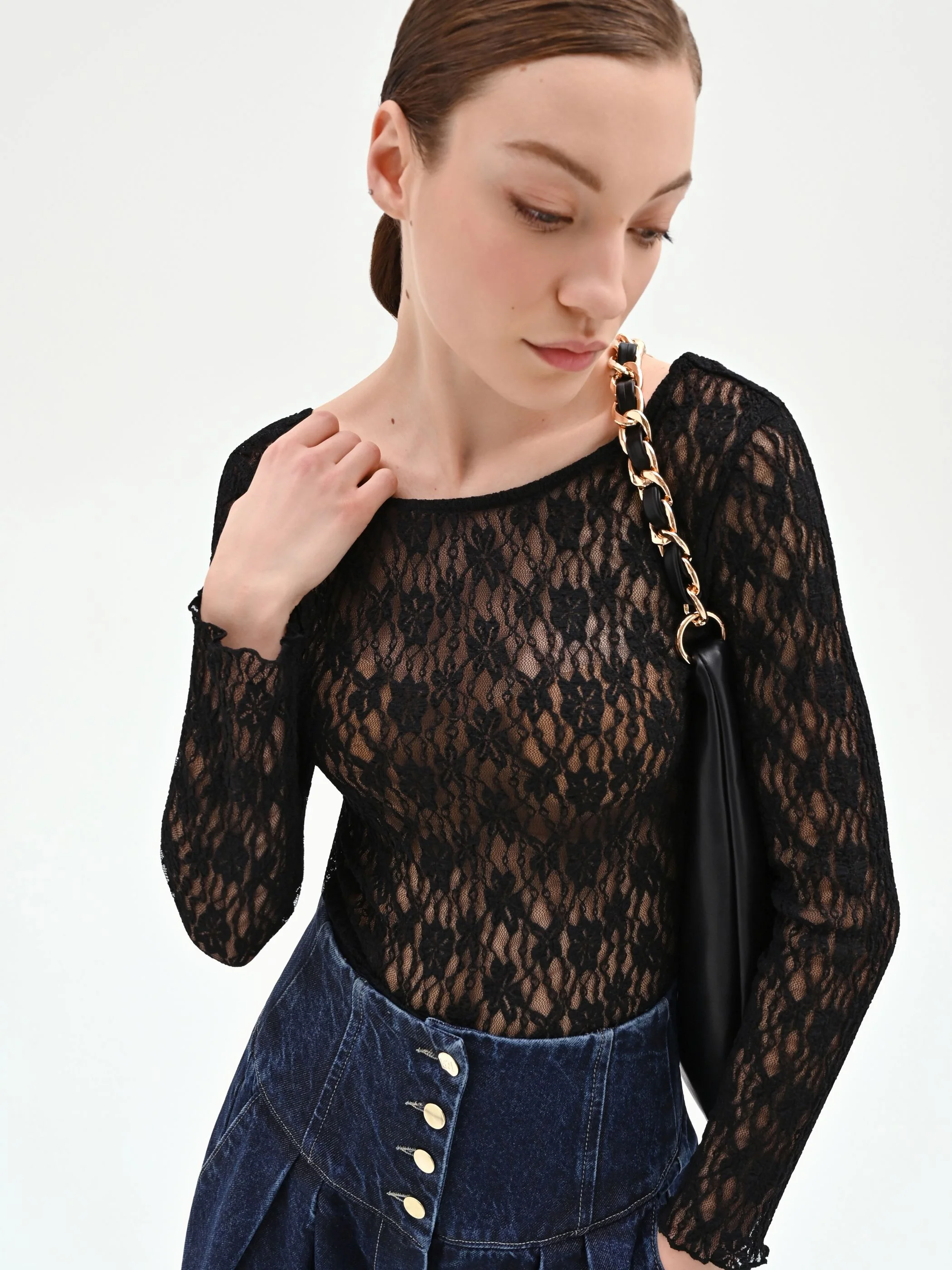 Blusa nera in pizzo floreale - Image 6