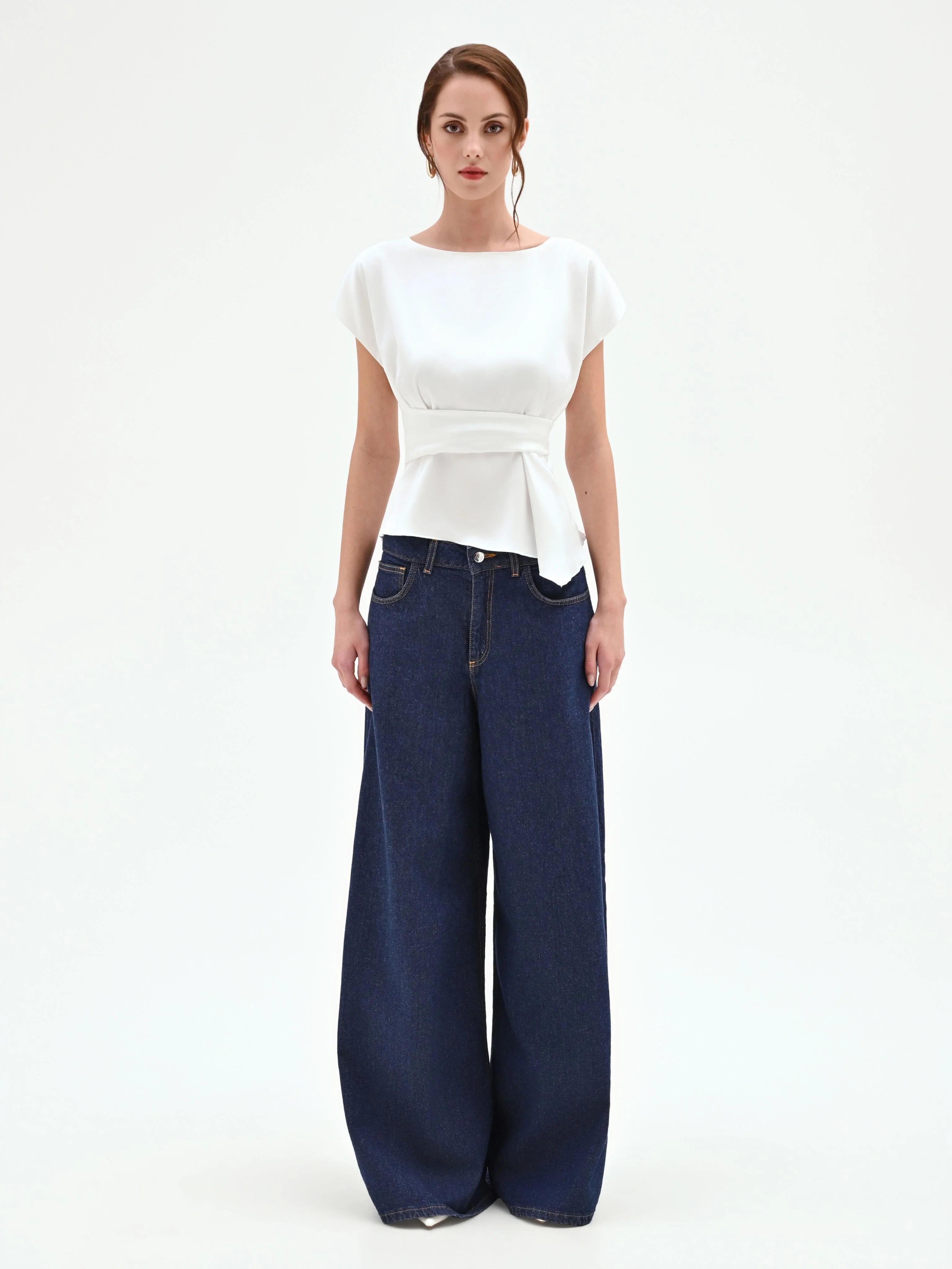 Blusa panna bianco con fusciacca in vita - Image 2