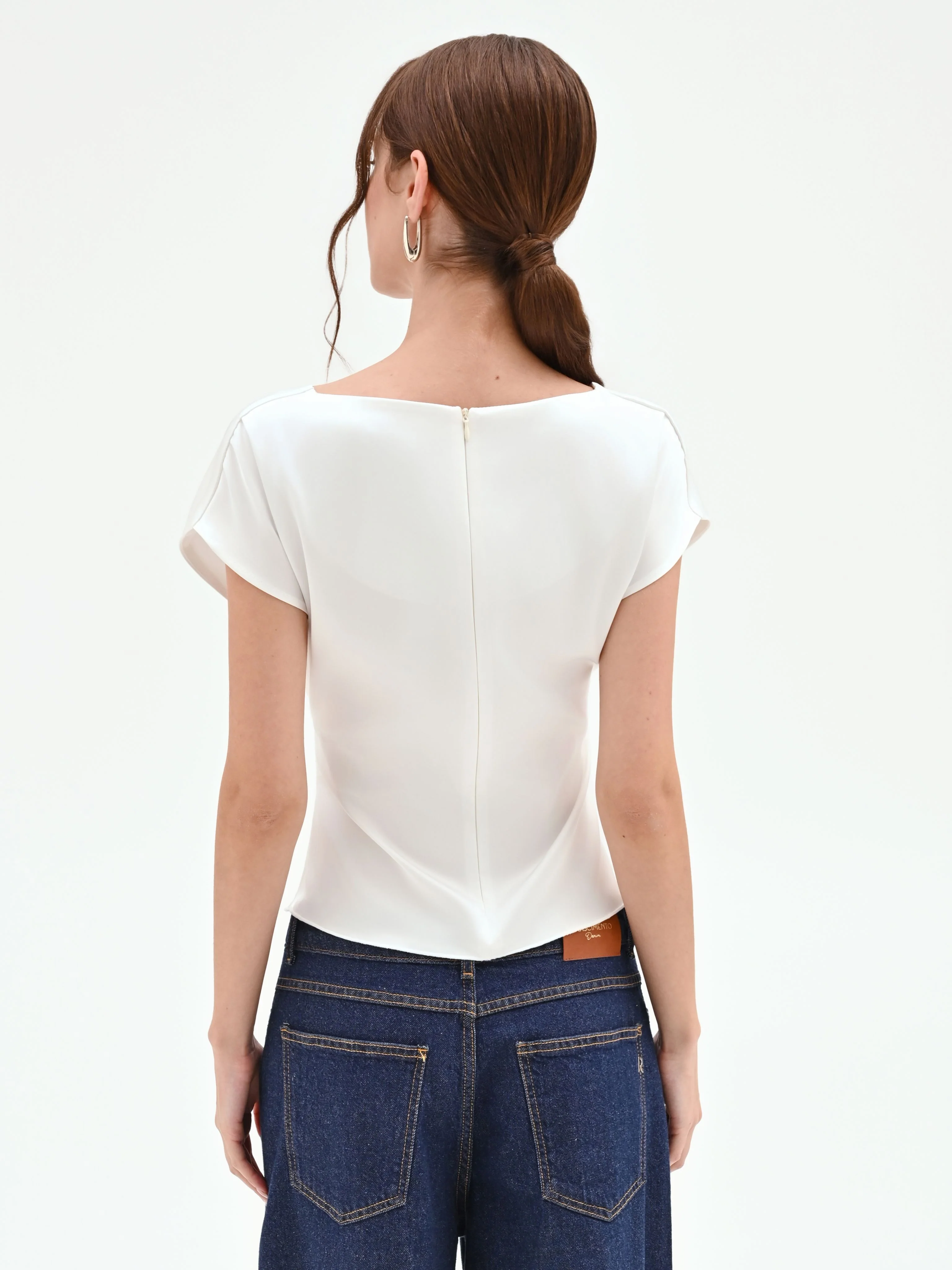 Blusa panna bianco con fusciacca in vita - Image 4