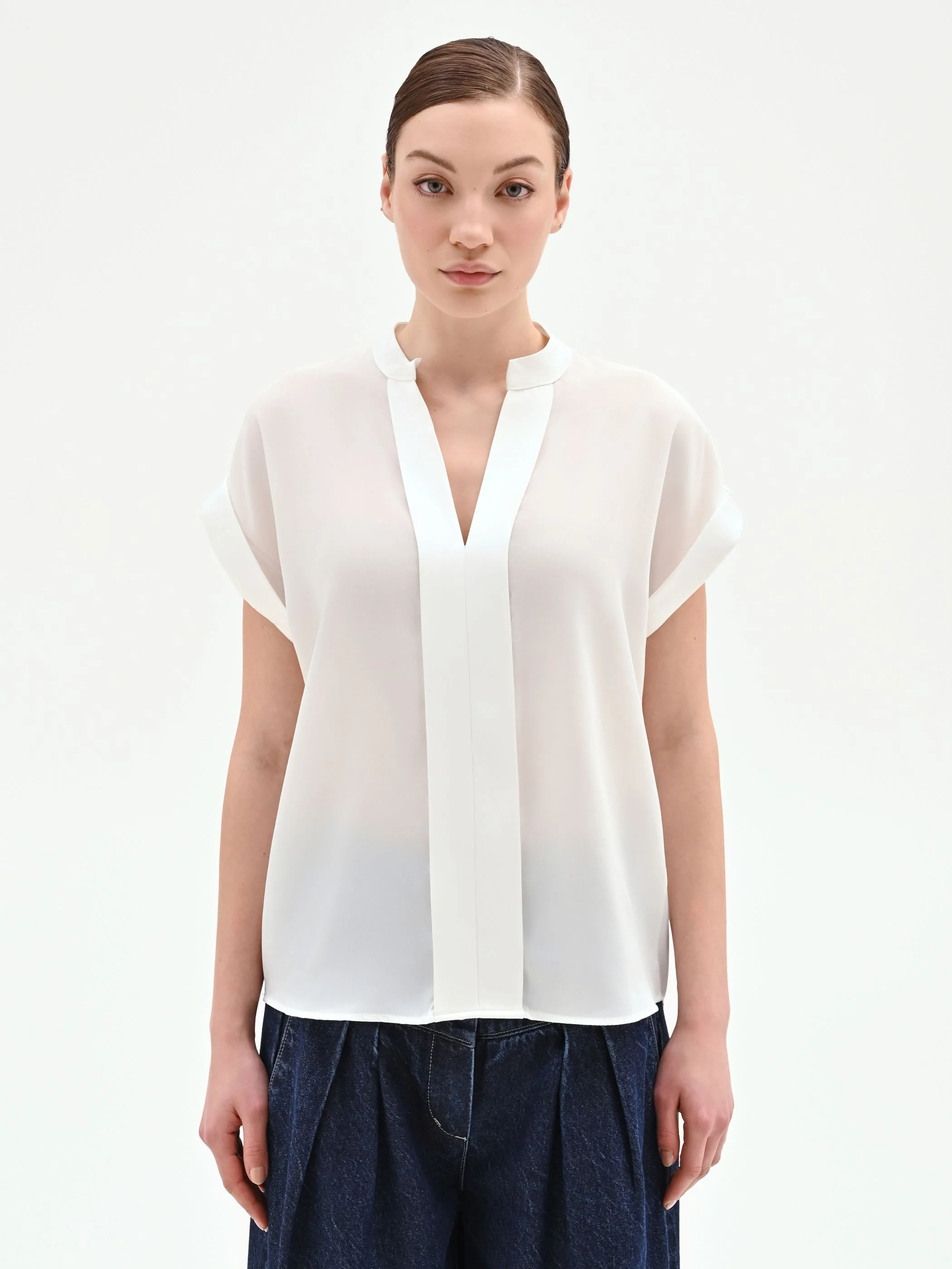 Blusa panna bianco in georgette con collo alla coreana - Image 3