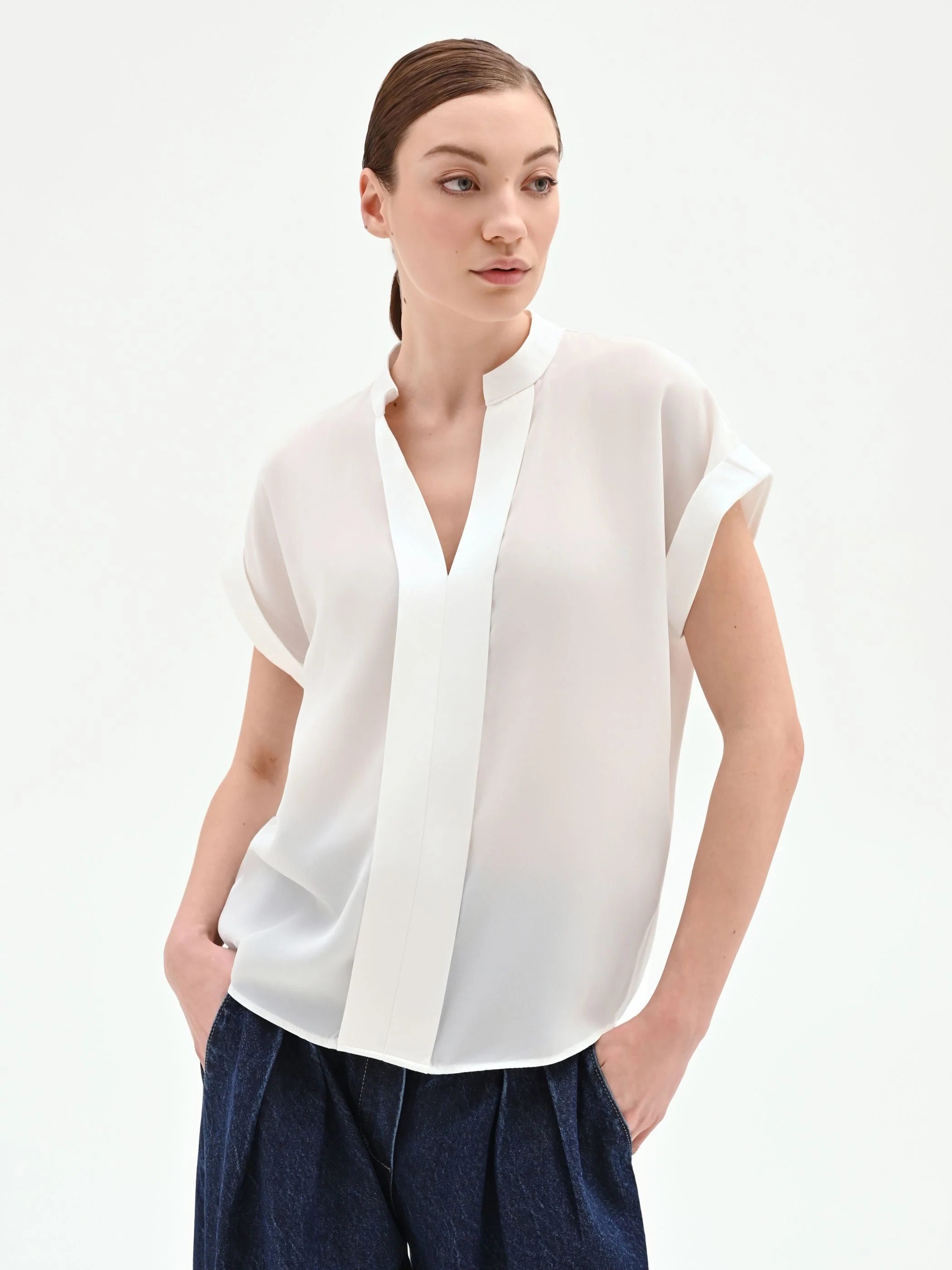 Blusa panna bianco in georgette con collo alla coreana - Image 5