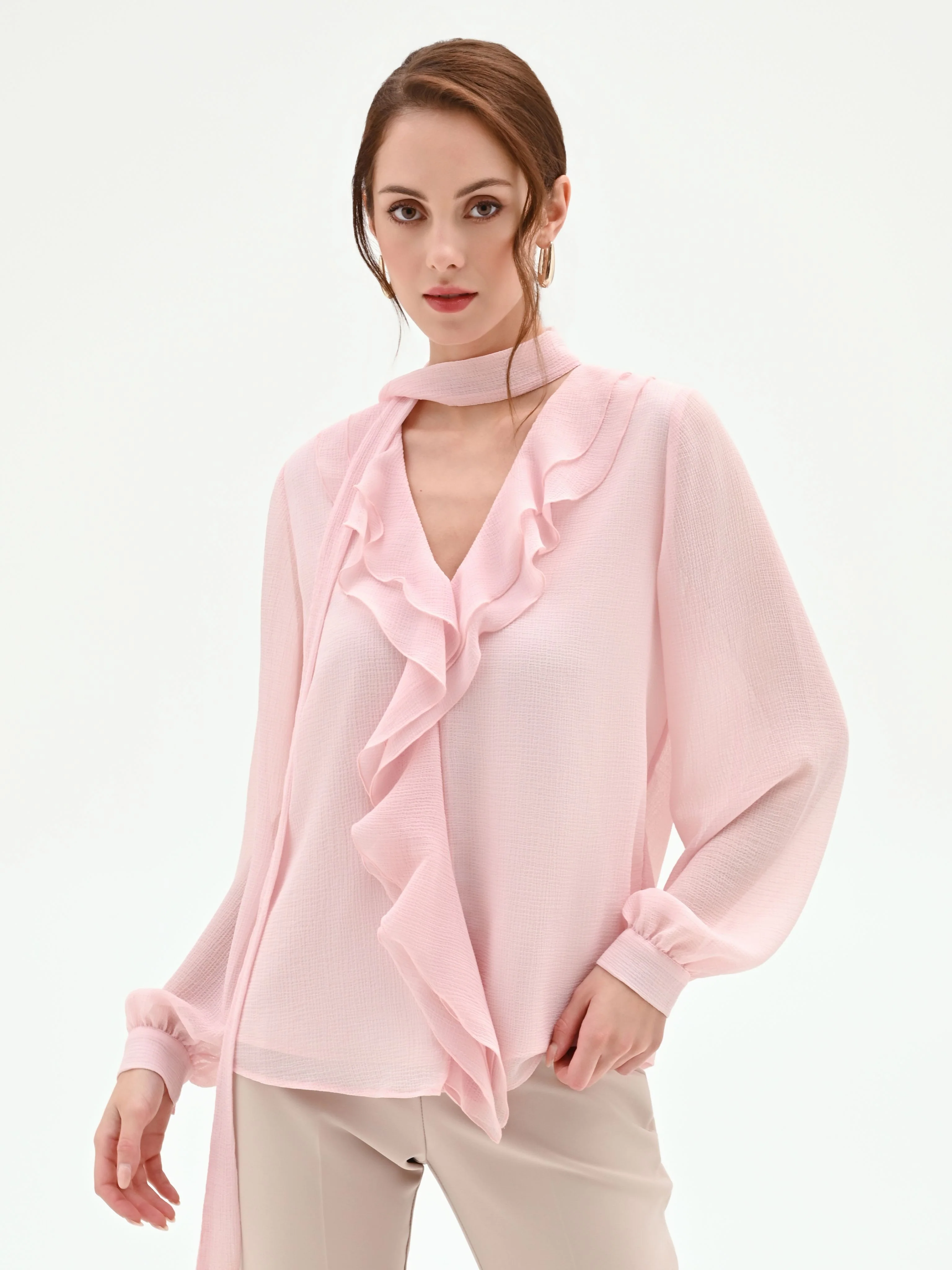 Blusa rosa chiaro con rouche e nastro lavalliere - Image 4