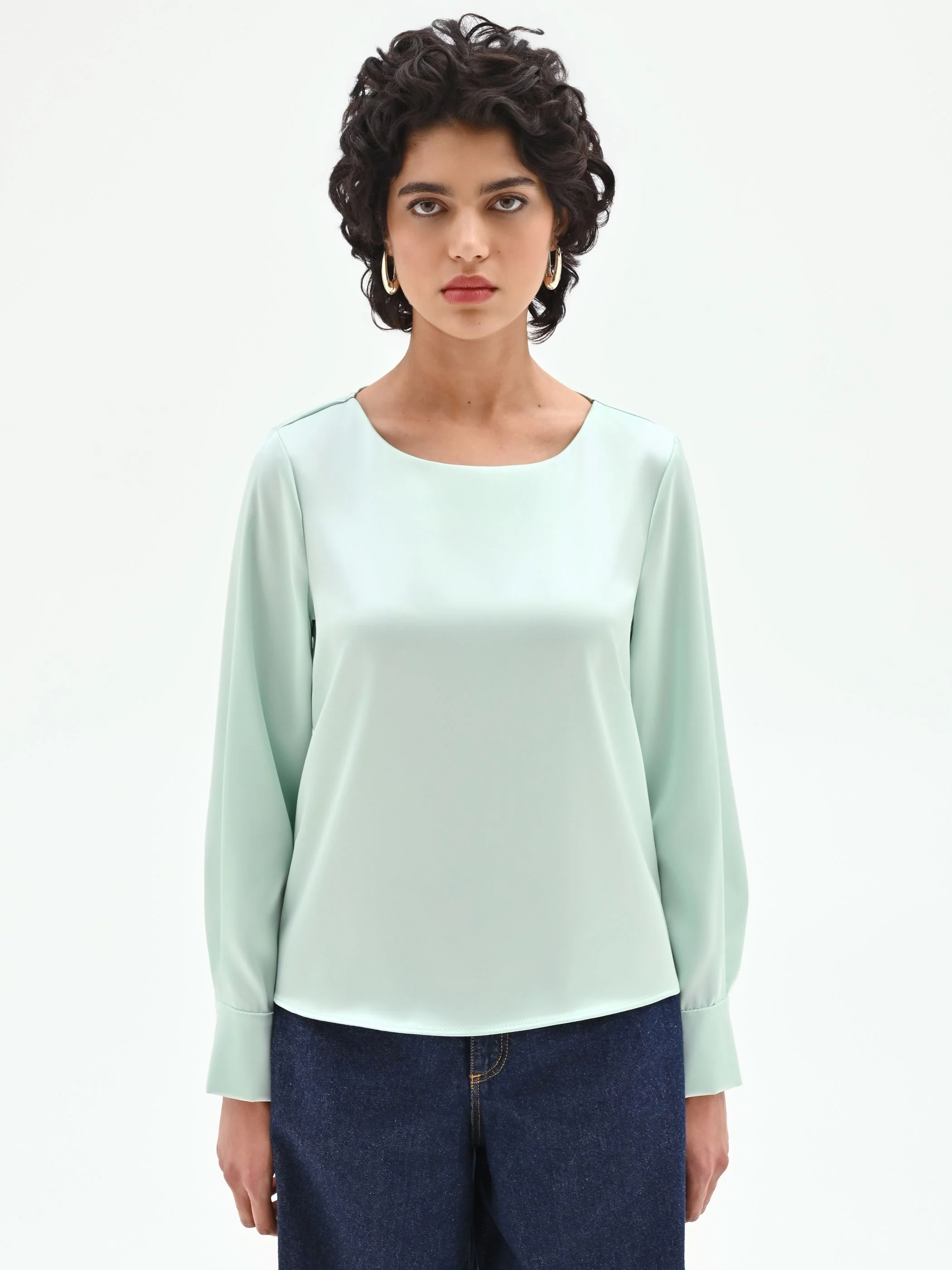 Blusa verde menta dalla linea essenziale - Image 3