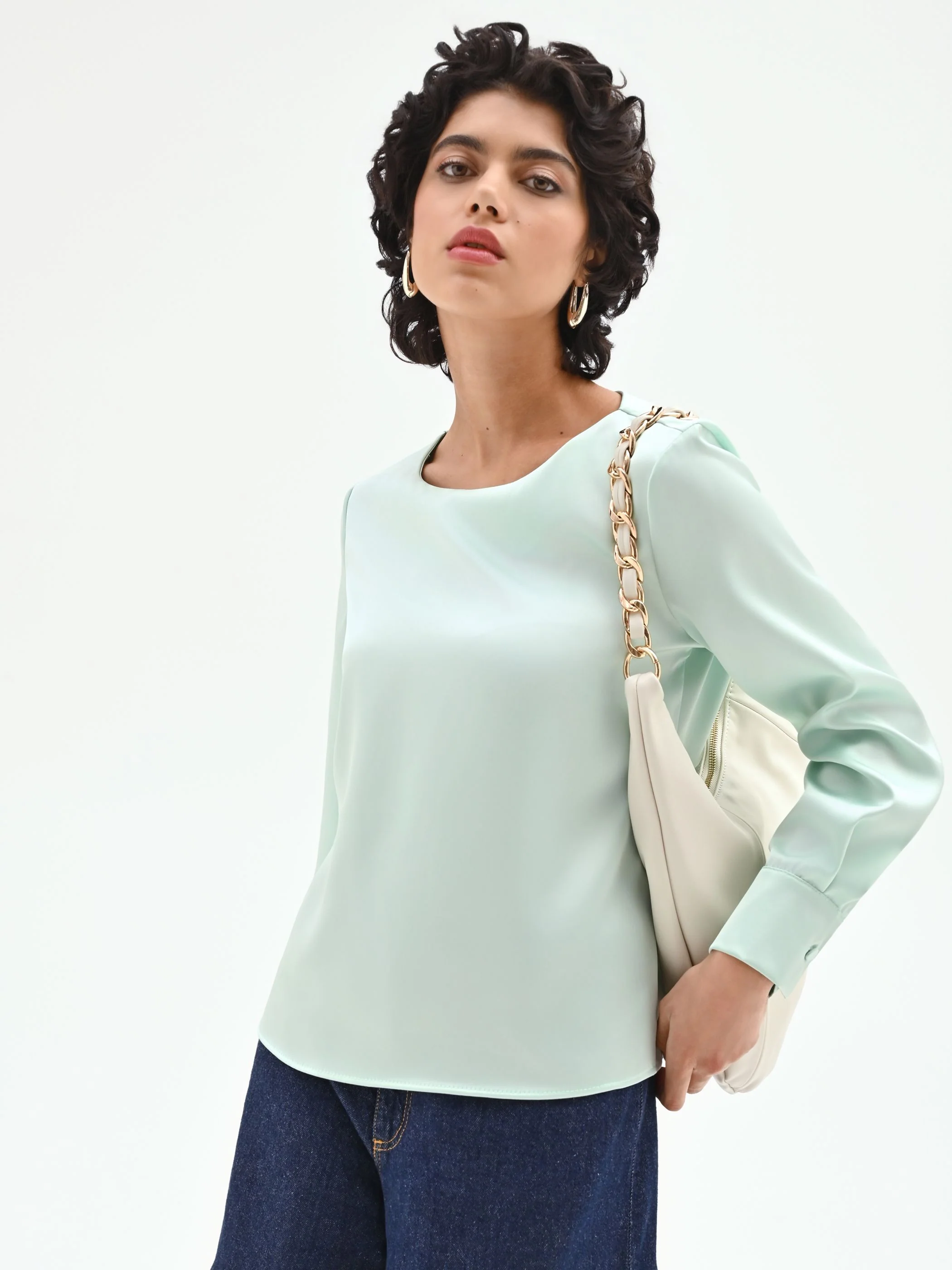 Blusa verde menta dalla linea essenziale - Image 7