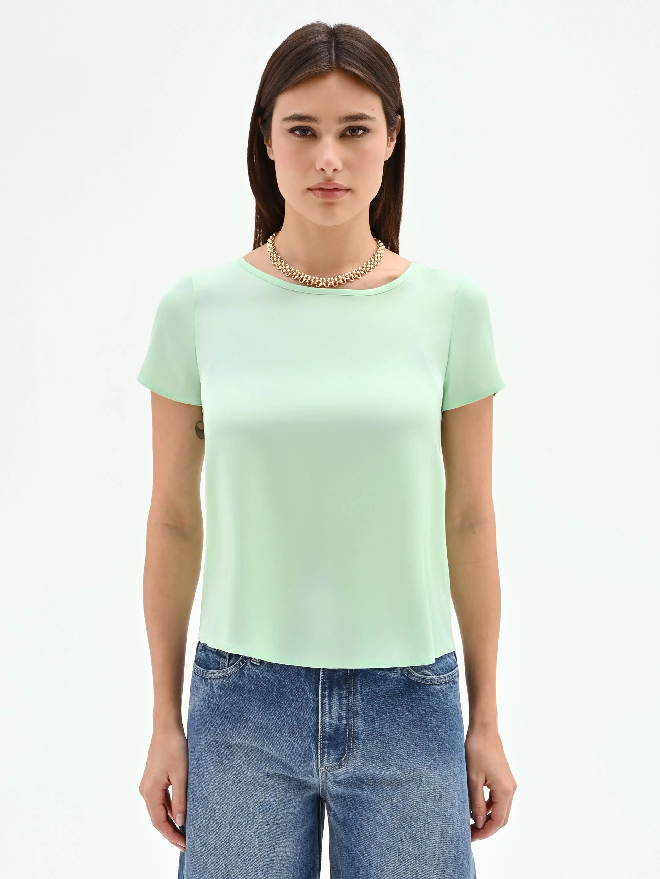 Blusa verde menta in tessuto fluido - Image 2