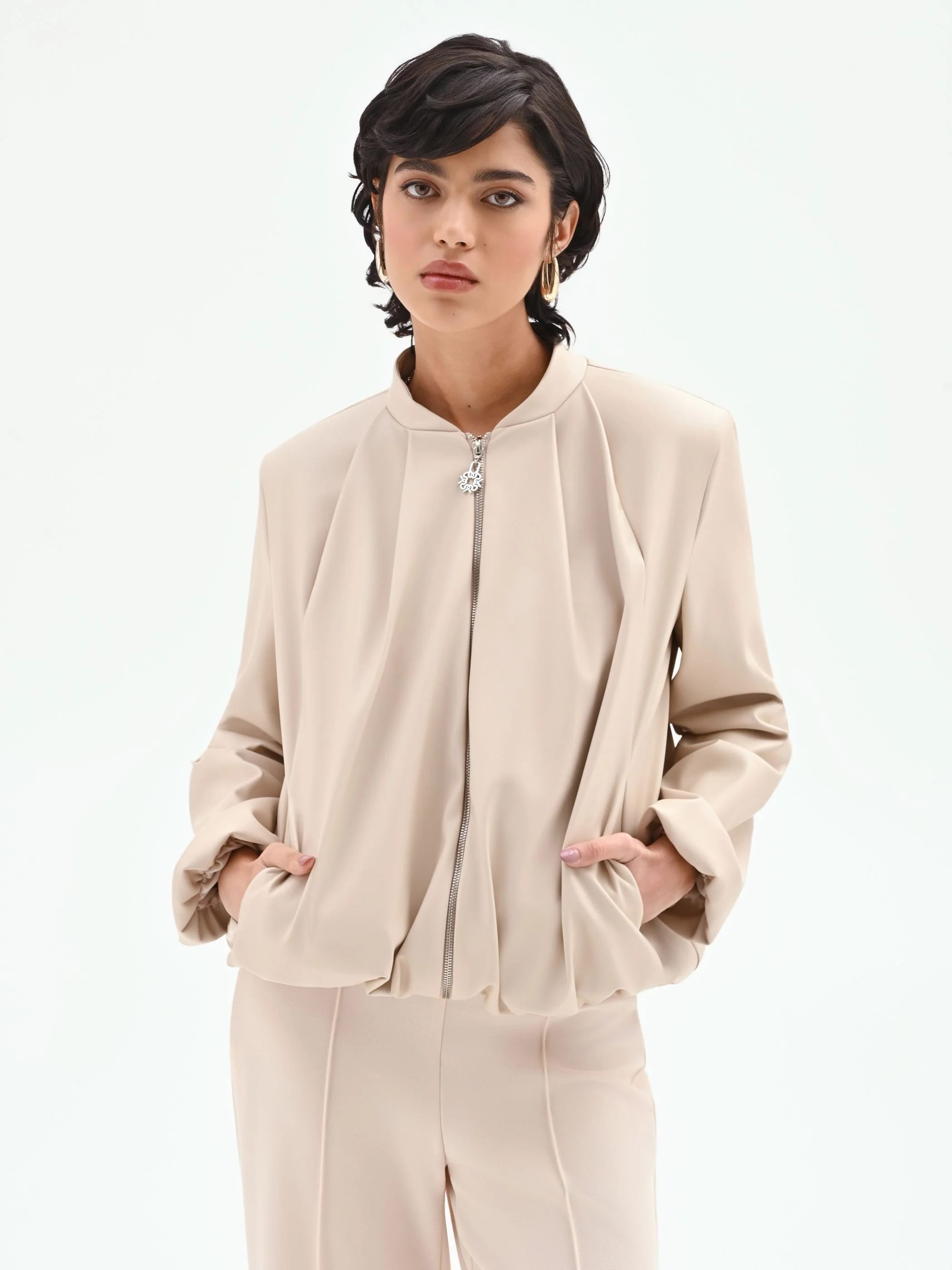 Bomber in similpelle tortora beige con maniche a palloncino - Image 5