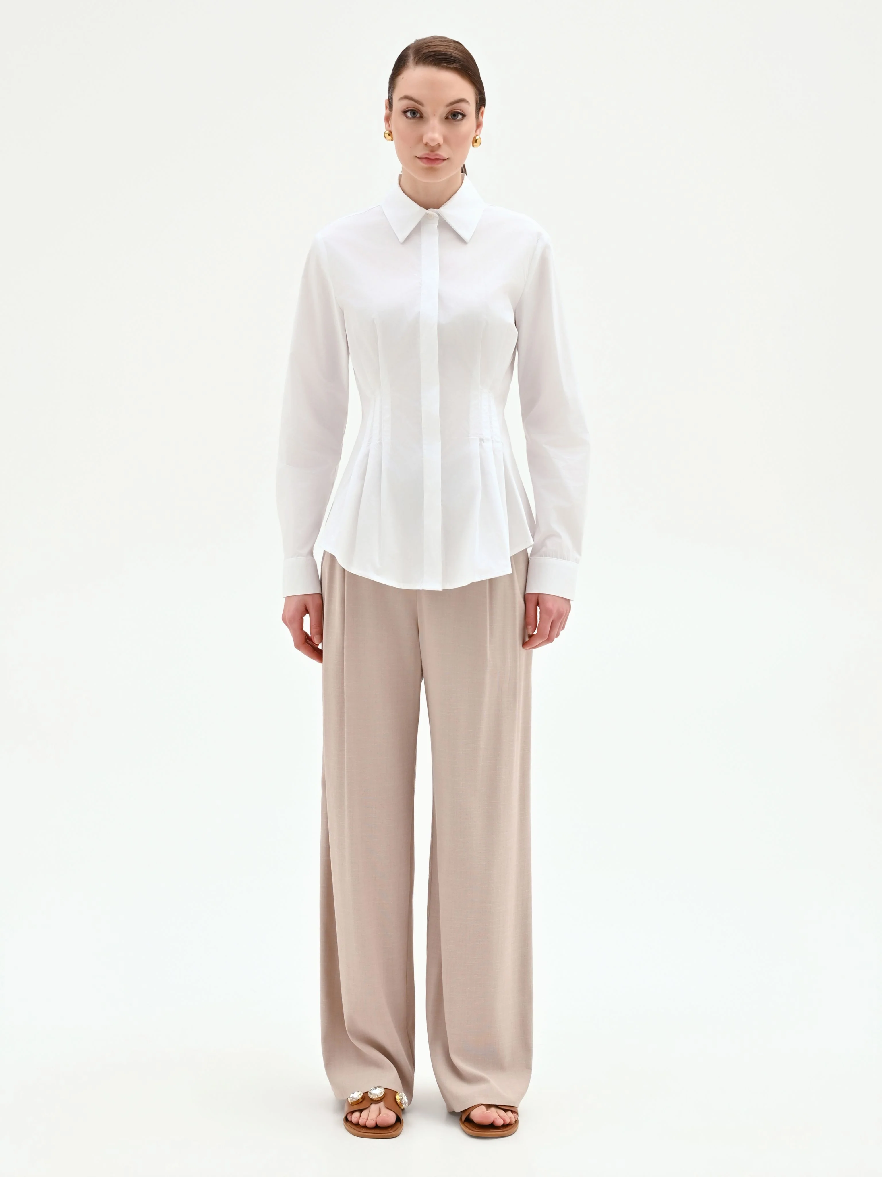 Camicia bianca con baschina