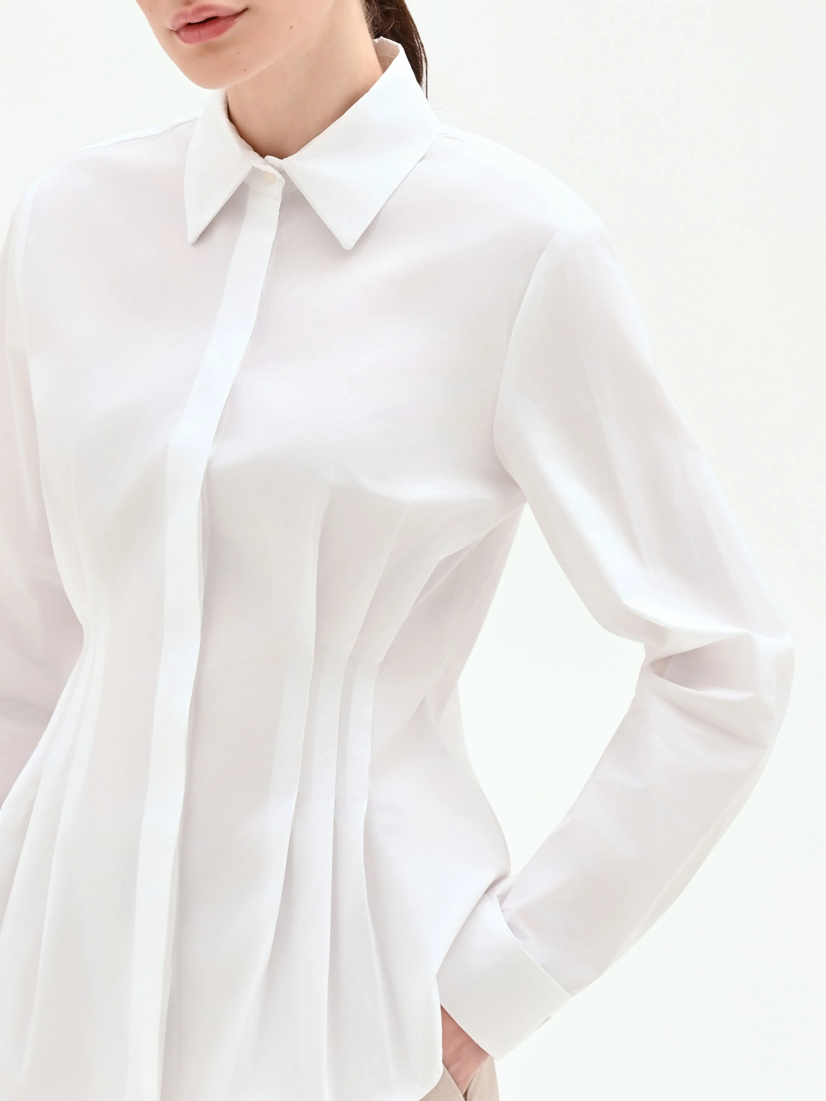 Camicia bianca con baschina - Image 4
