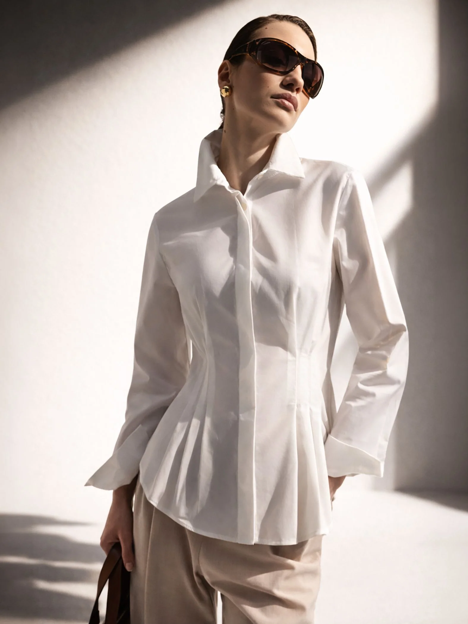 Camicia bianca con baschina - Image 6