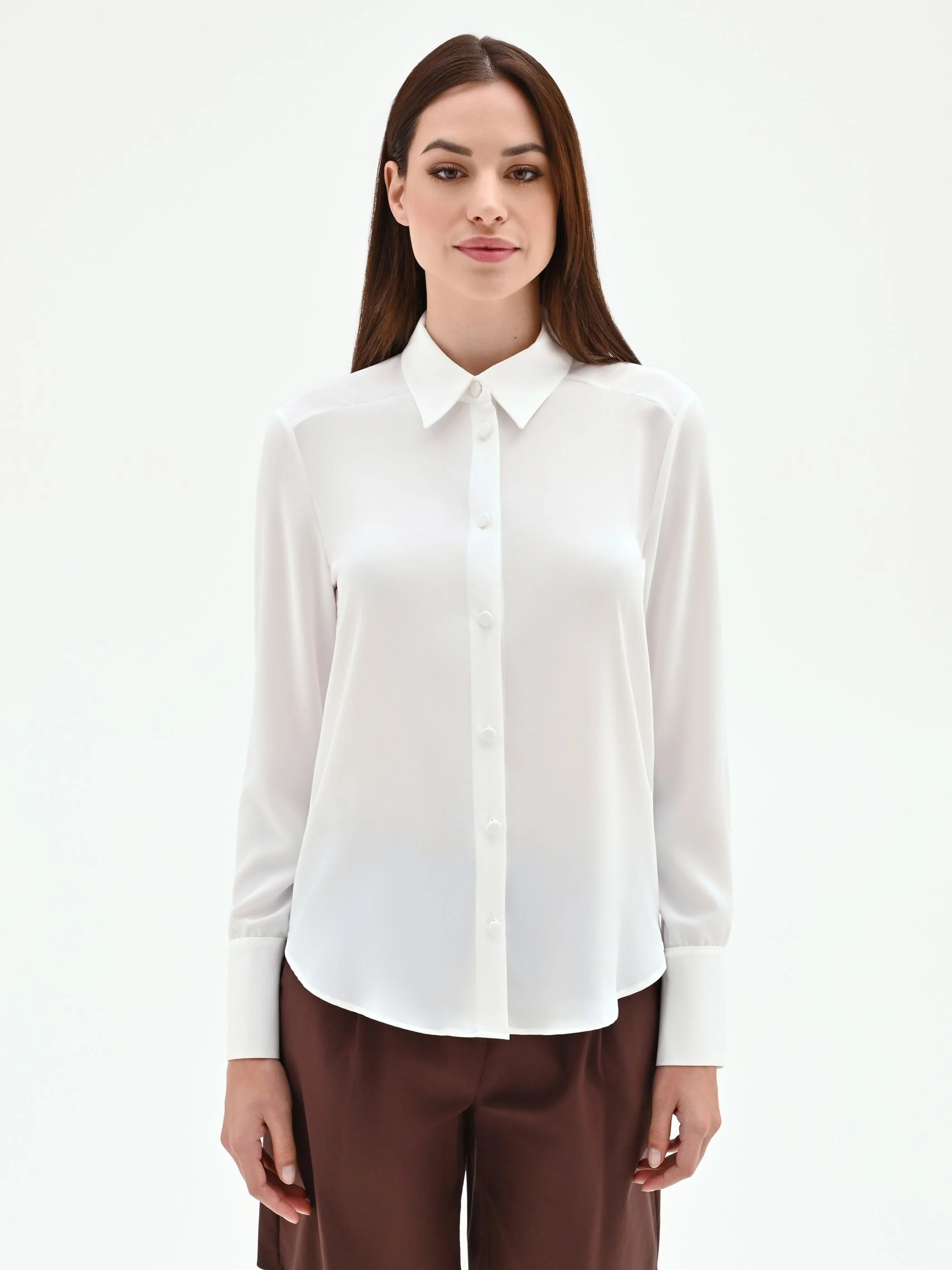 Camicia bianca con bottoni ricoperti - Image 3