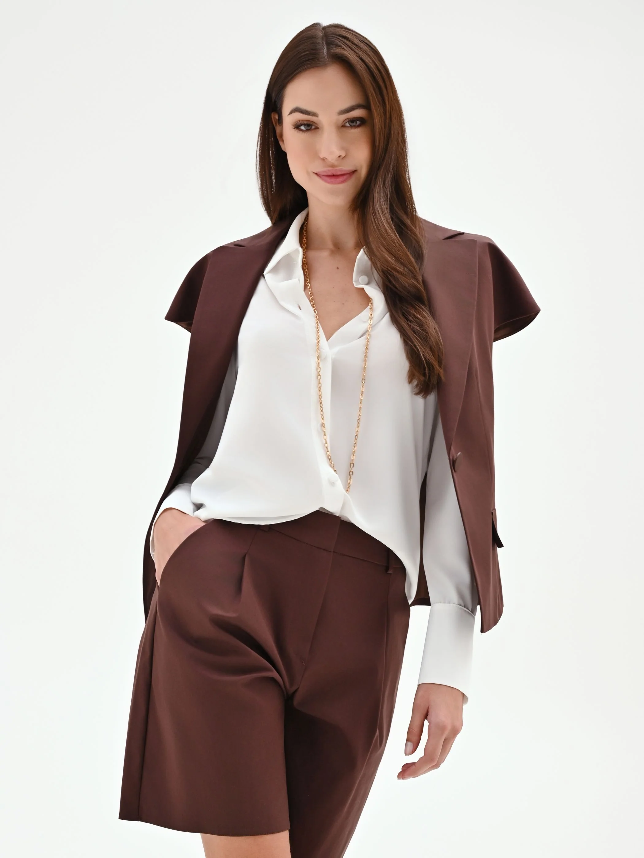 Camicia bianca con bottoni ricoperti - Image 6