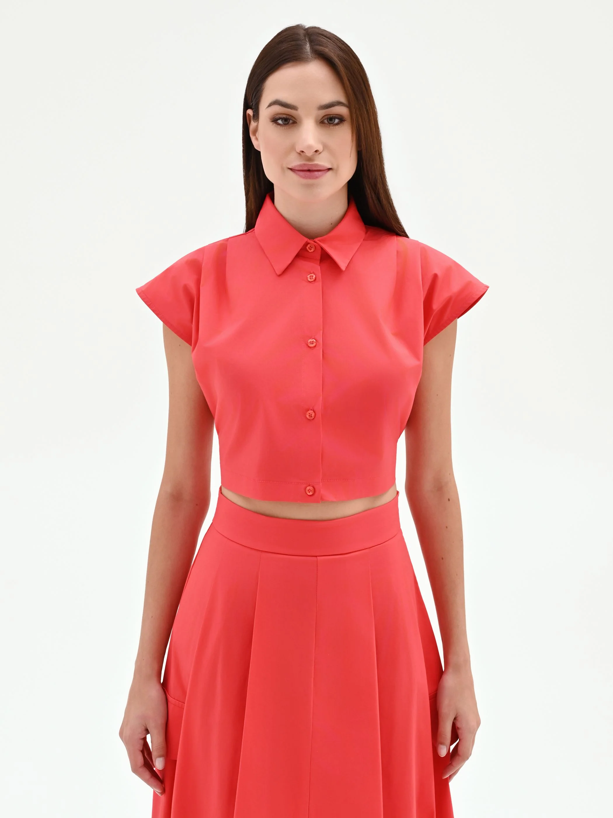 Camicia cropped rosso fragola in tela di cotone - Image 3