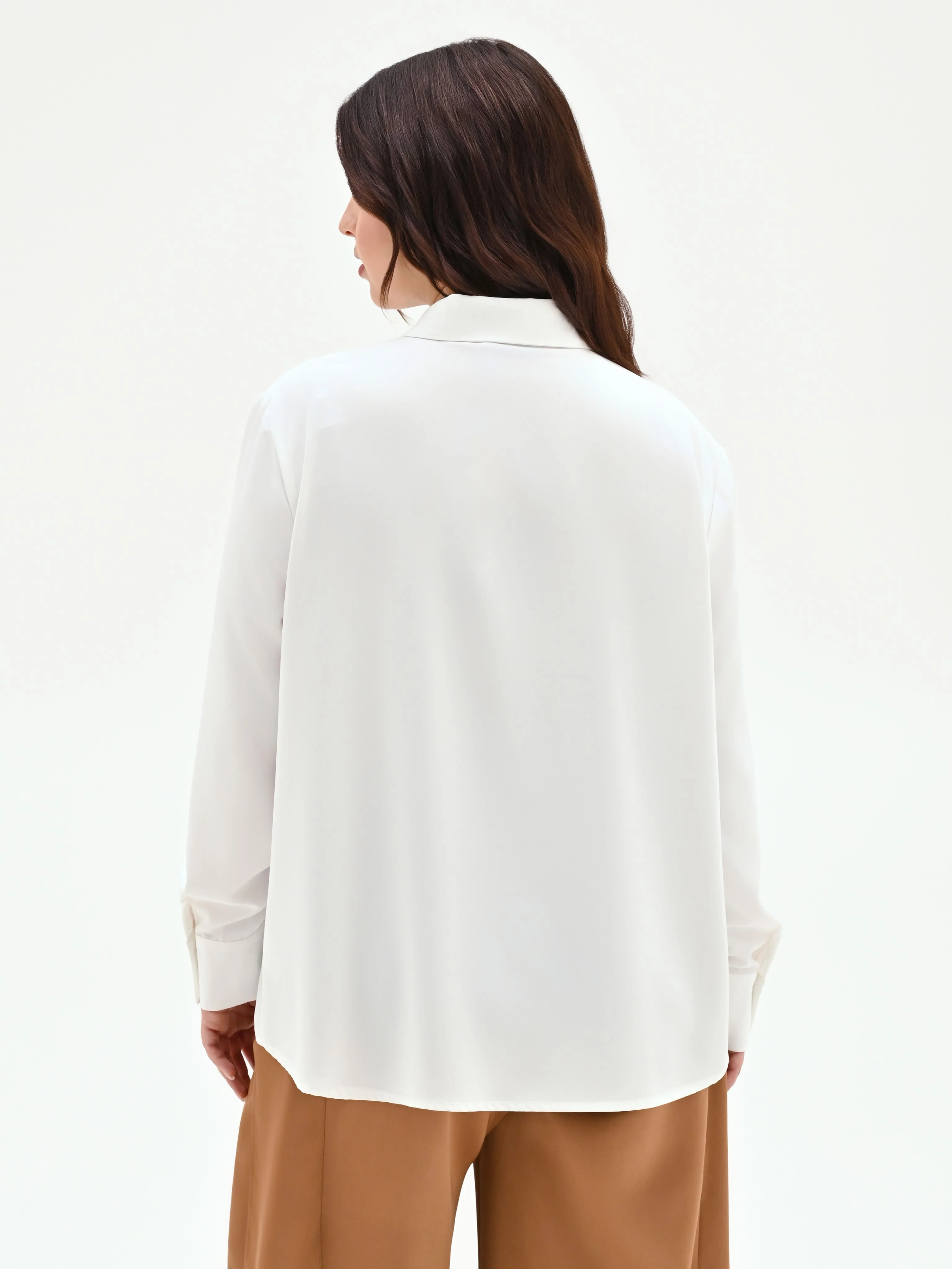 Camicia curvy panna bianco con foulard e spilla gioiello - Image 3