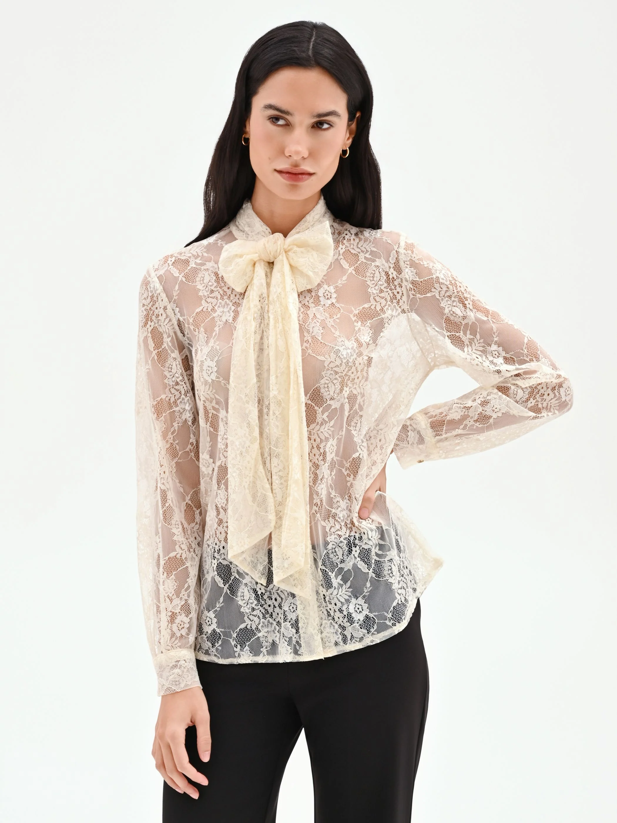 Camicia in pizzo panna con collo lavallière - Image 5