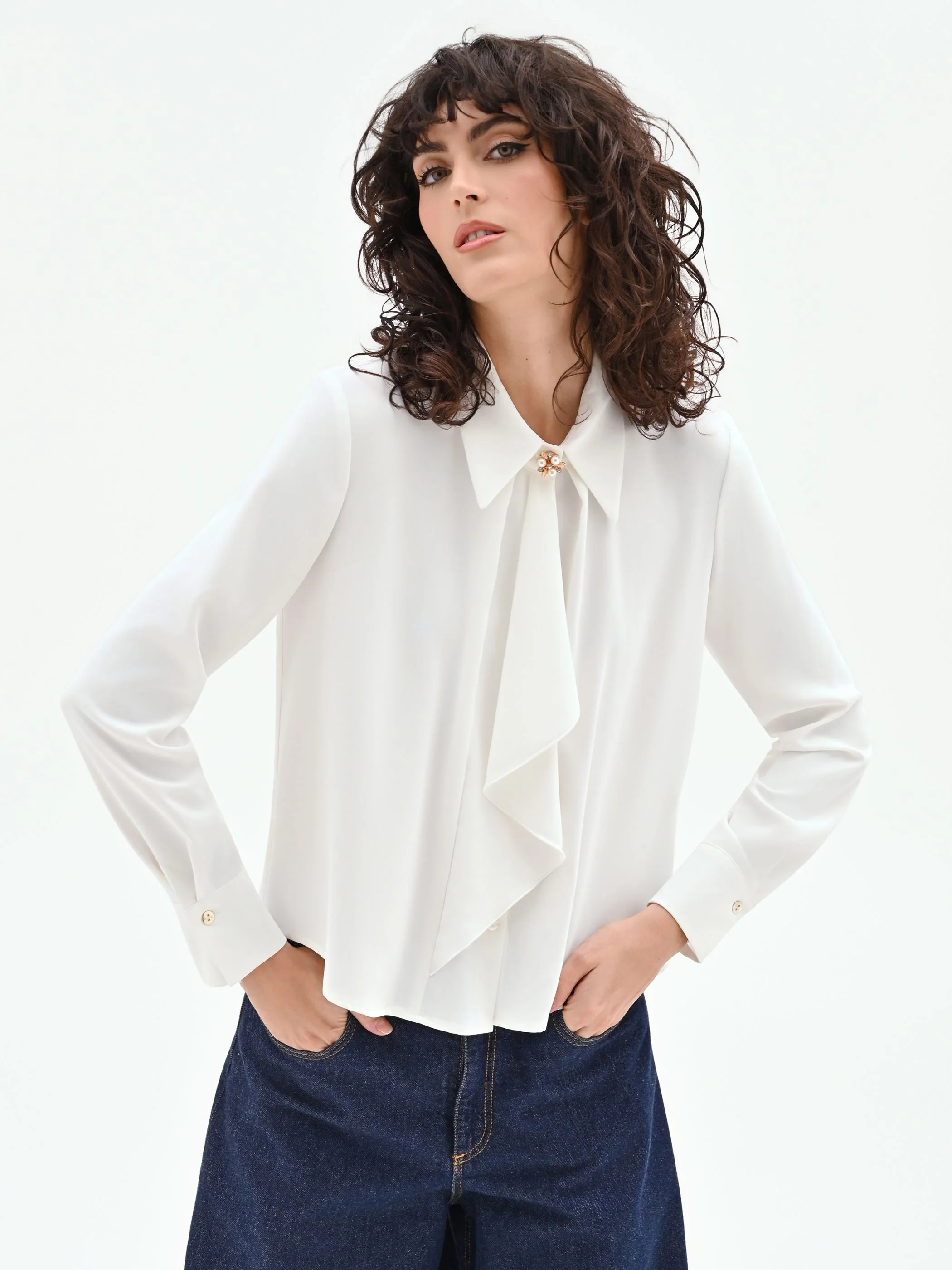 Camicia panna bianco con plastron asimmetrico - Image 6
