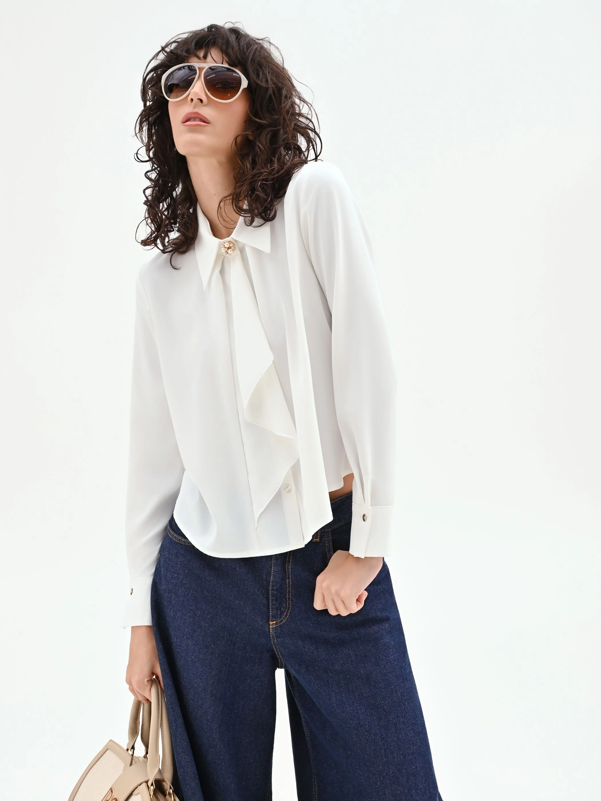 Camicia panna bianco con plastron asimmetrico - Image 8