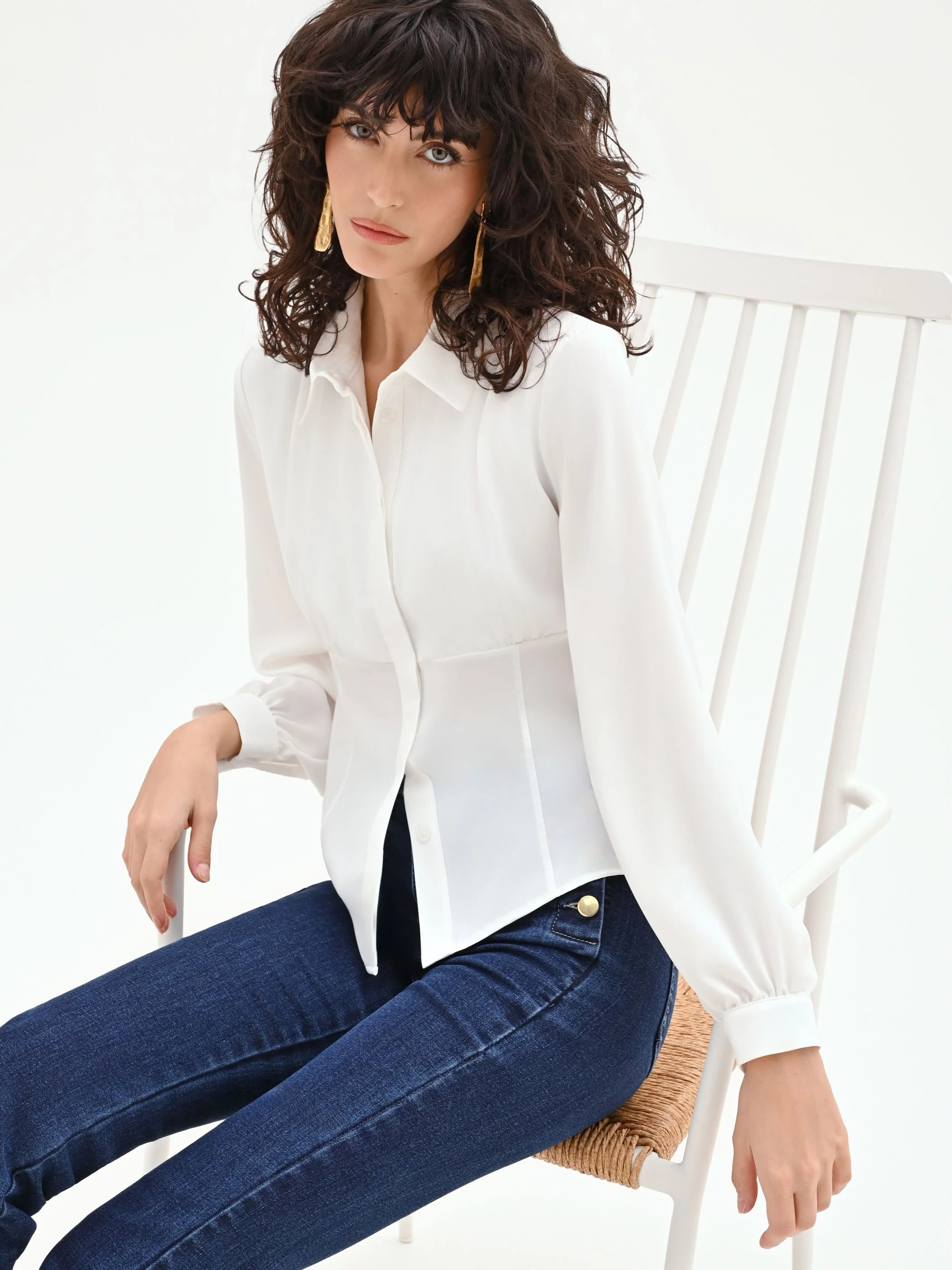 Camicia panna in raso con silhouette sagomata - Image 6