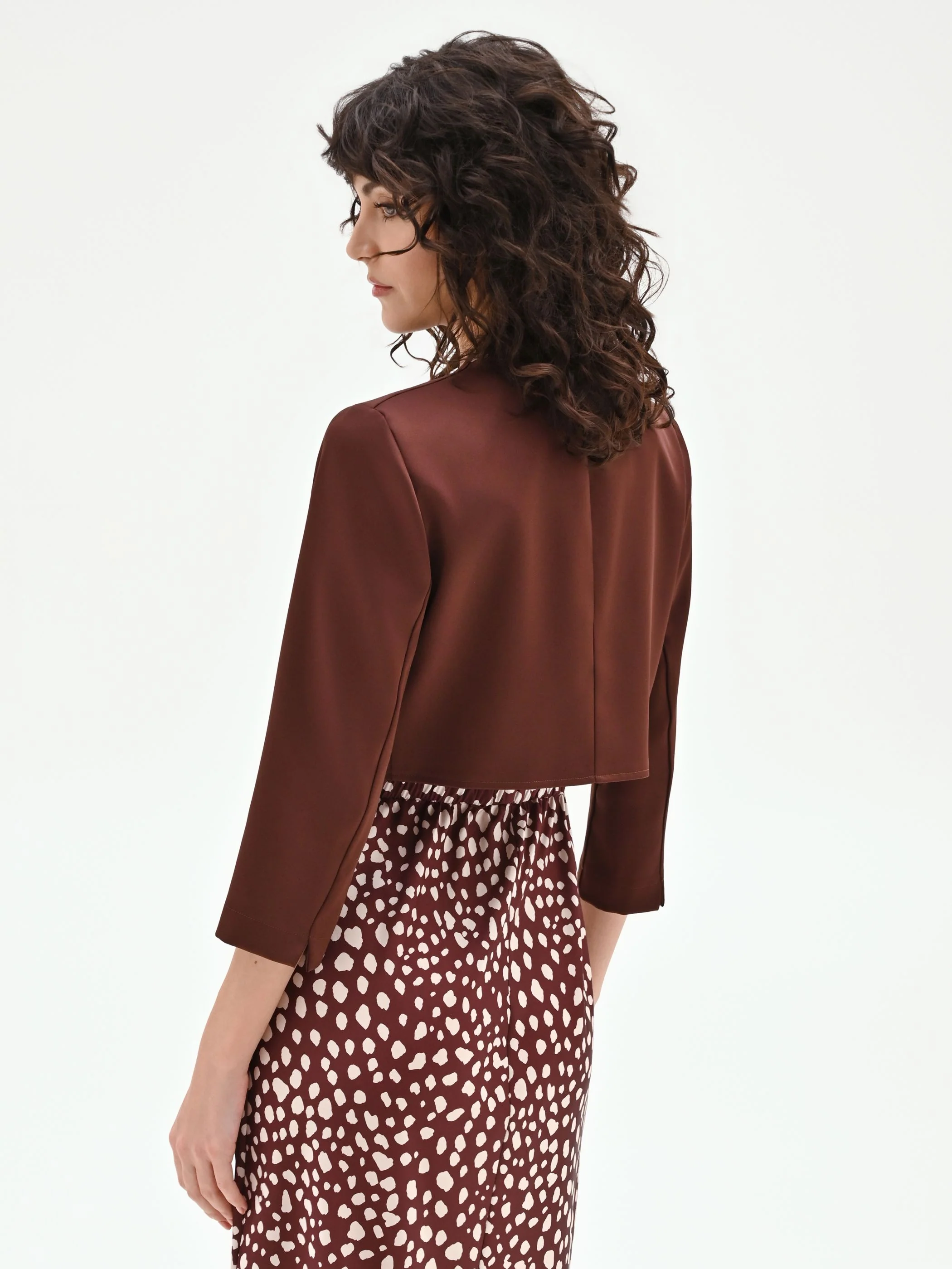 Coprispalle marrone in raso - Image 3