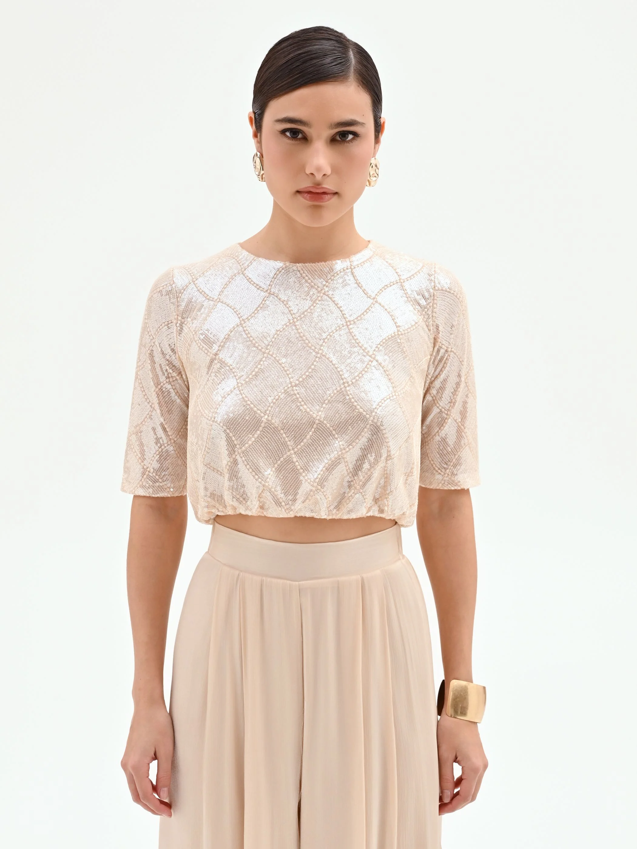 Crop top beige chiaro con paillettes - Image 2