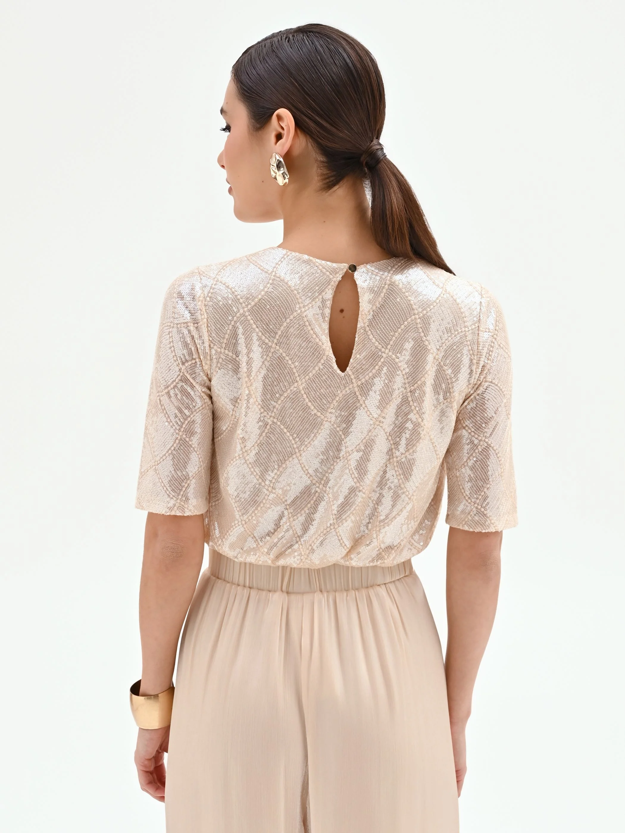 Crop top beige chiaro con paillettes - Image 3
