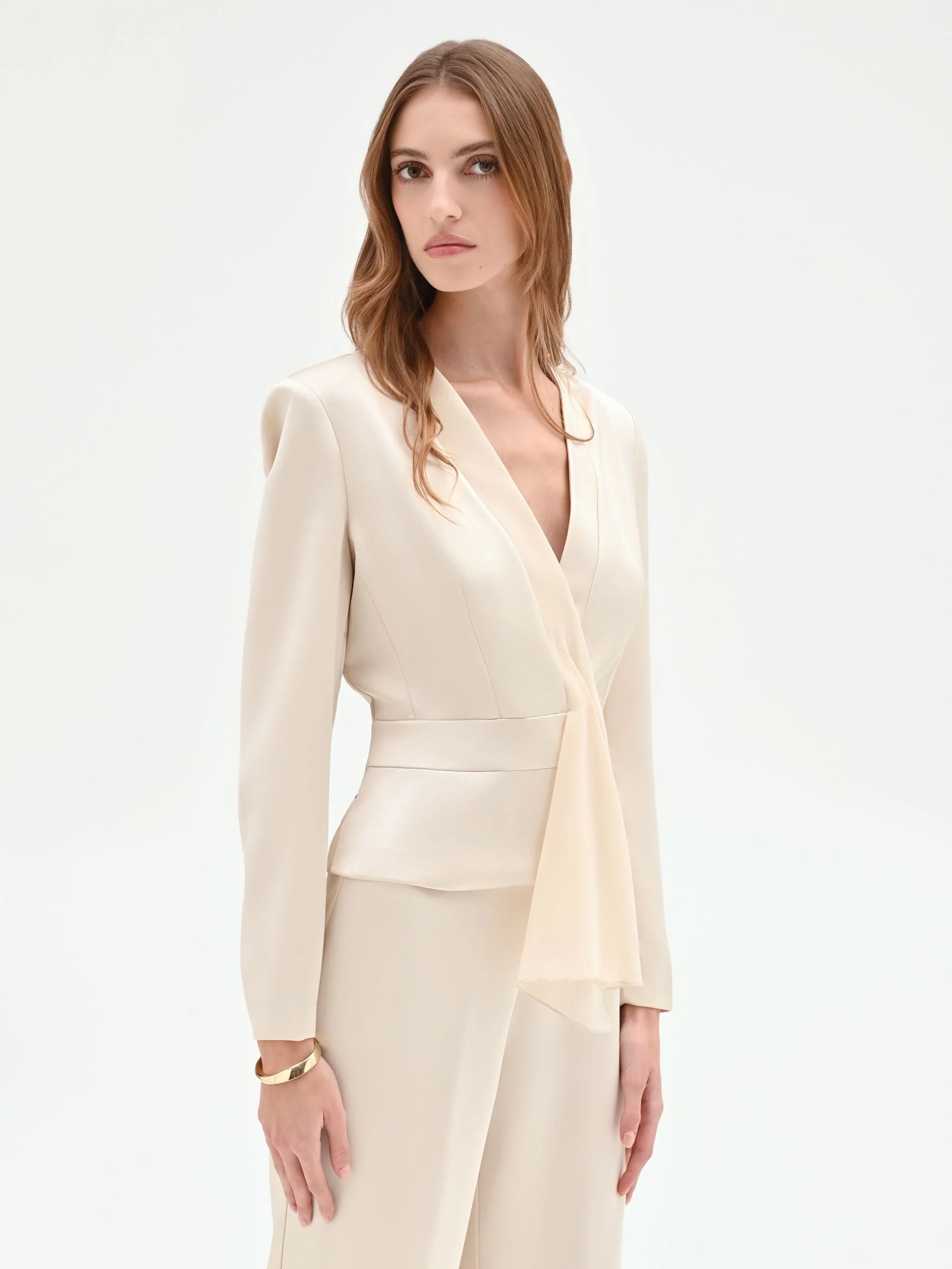 Giacca Beige Chiaro con Drappeggio in Raso - Image 5