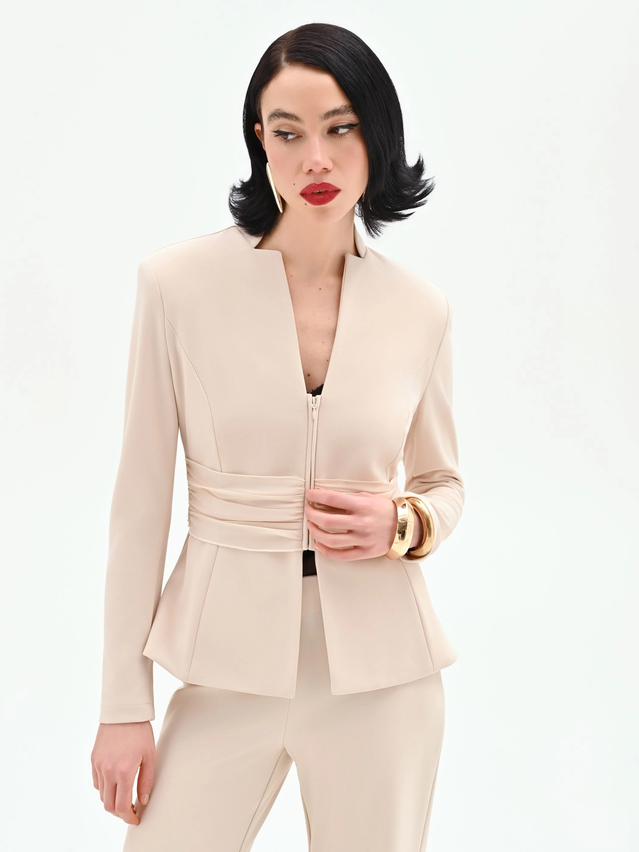 Giacca beige chiaro con drappeggio in vita - Image 5