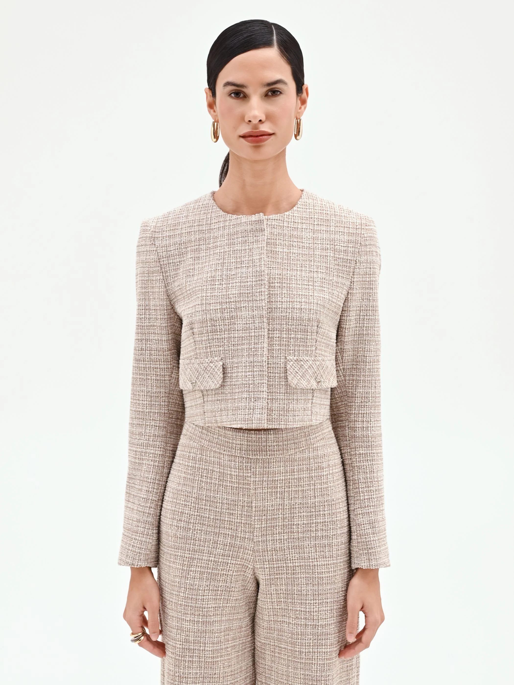 Giacca beige chiaro in tweed con tasche applicate - Image 3