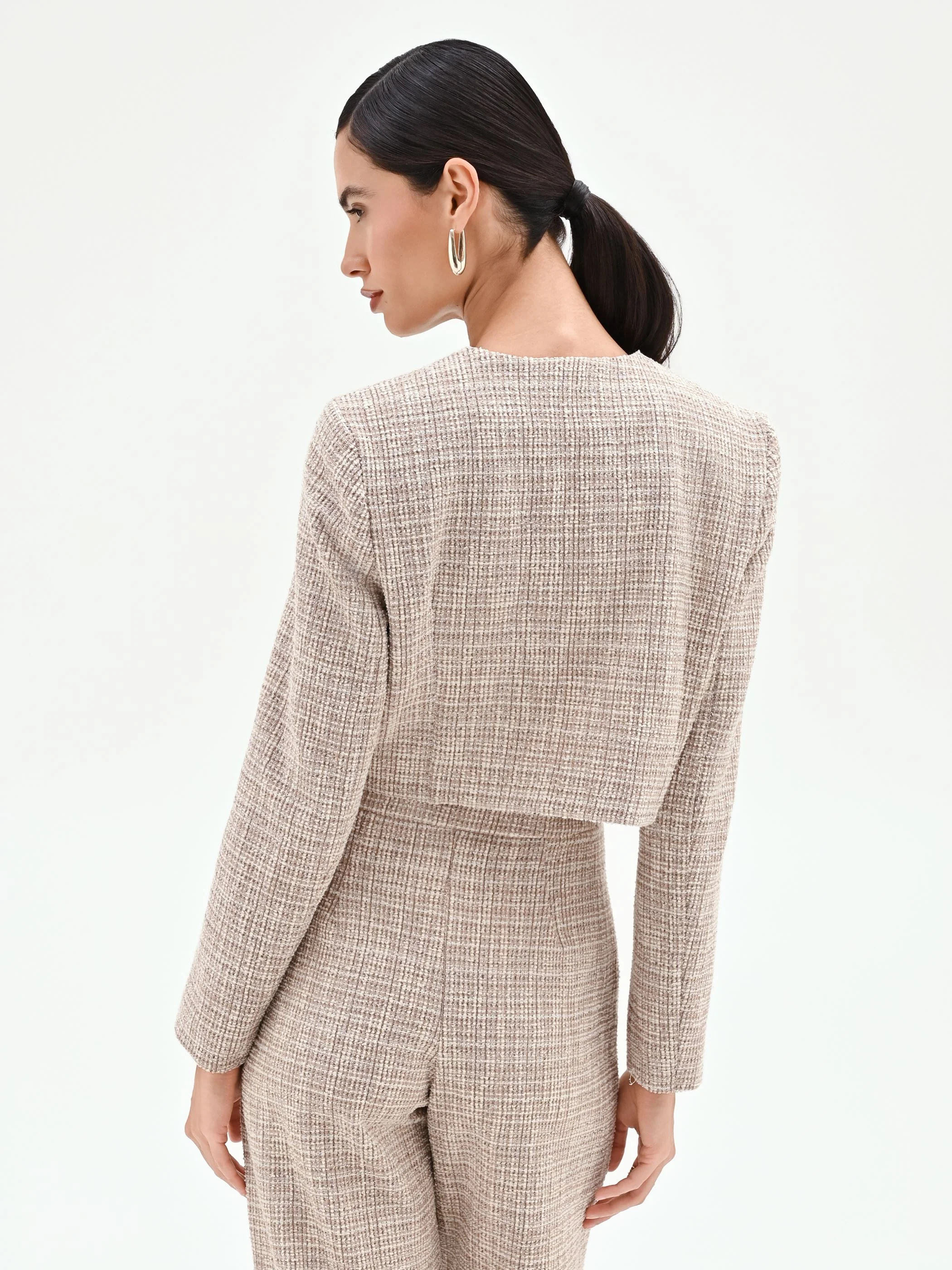 Giacca beige chiaro in tweed con tasche applicate - Image 4