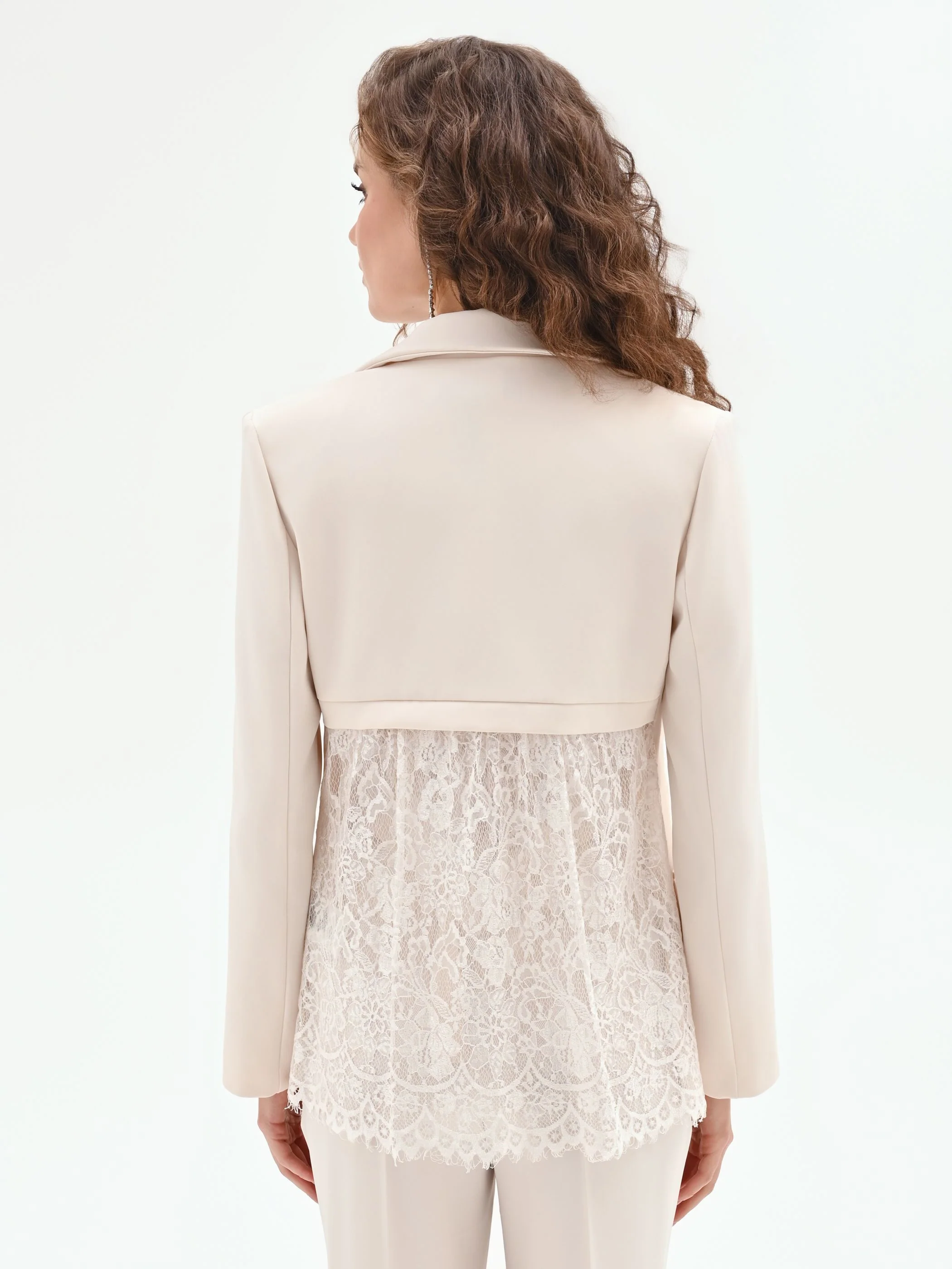 Giacca Bianca in Tessuto Fluido mano Crepe & Pizzo - Image 4