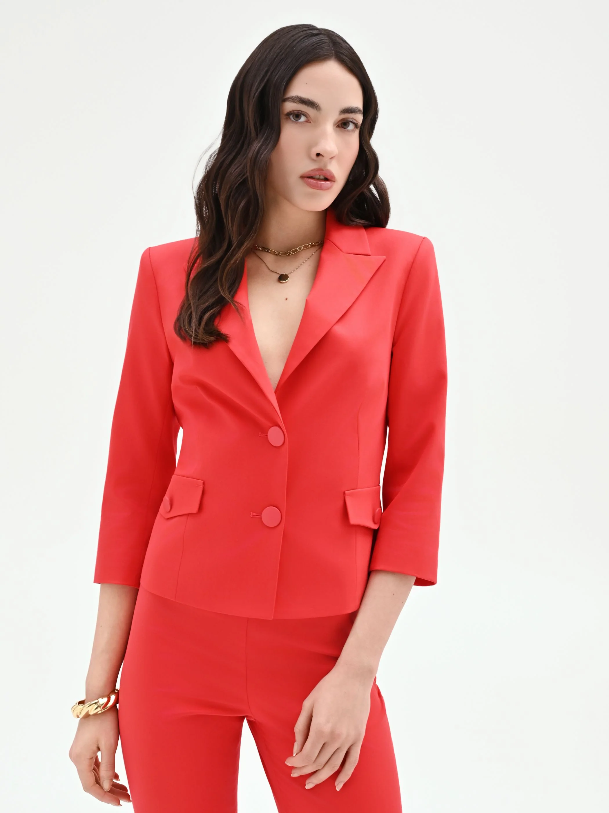 Giacca blazer rosso fragola dalla linea avvitata - Image 5
